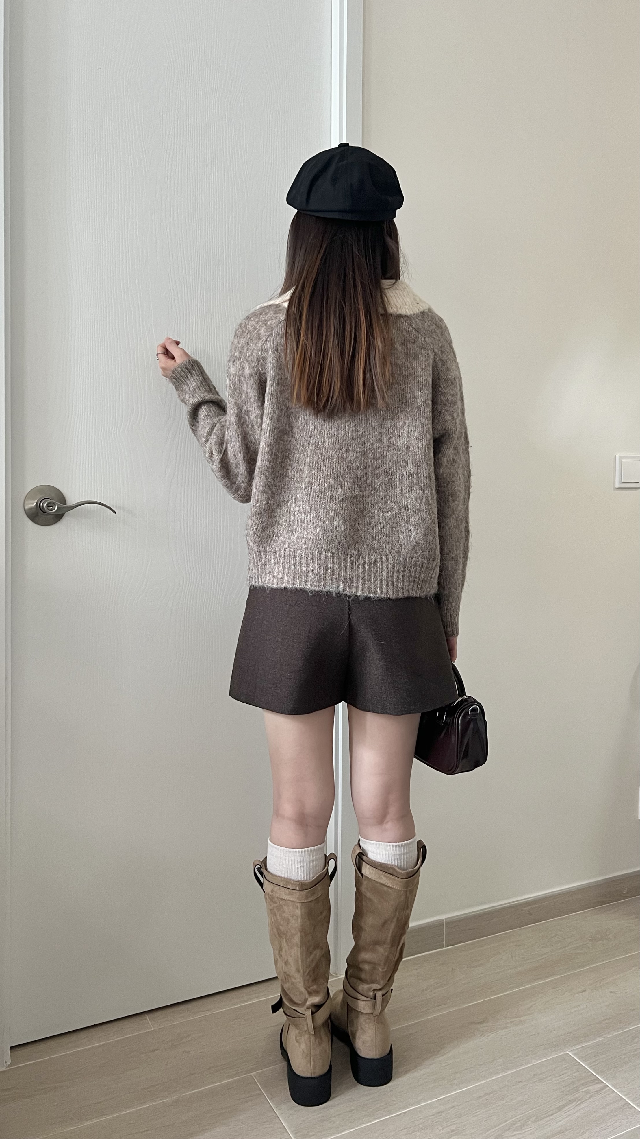 大蝴蝶領口混色毛衣 現貨