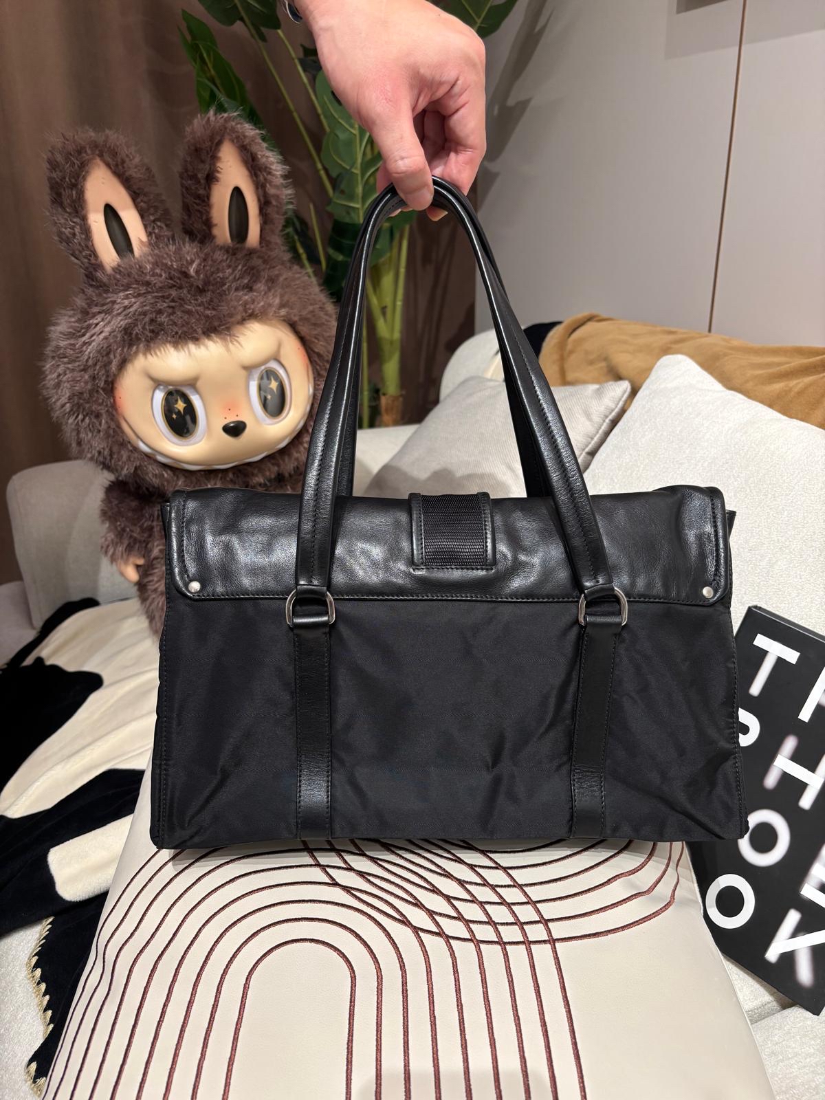 Prada nylon calfskin shoulder bag 100%Authentic,95%new 