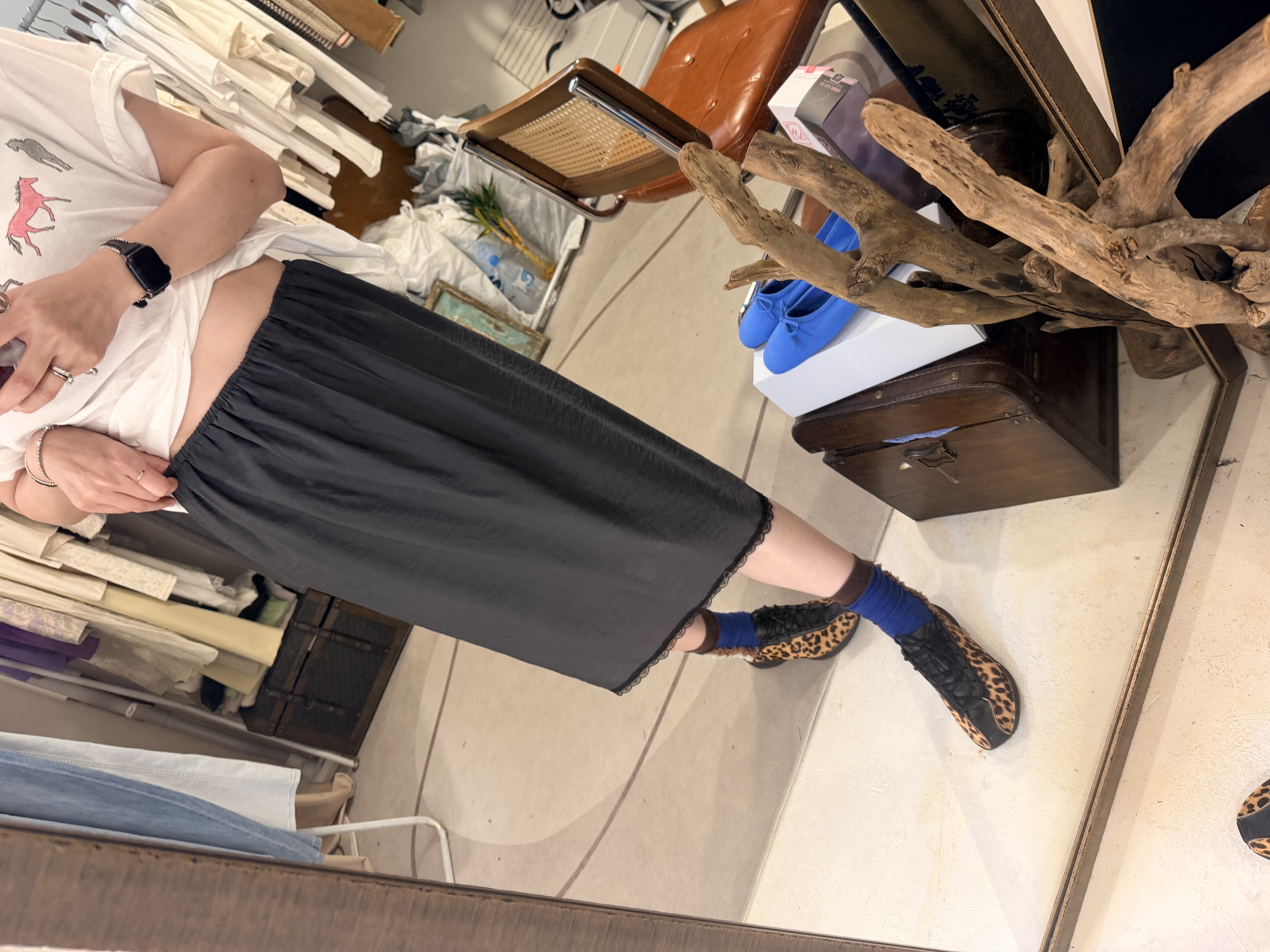 Skirt w/ lace
