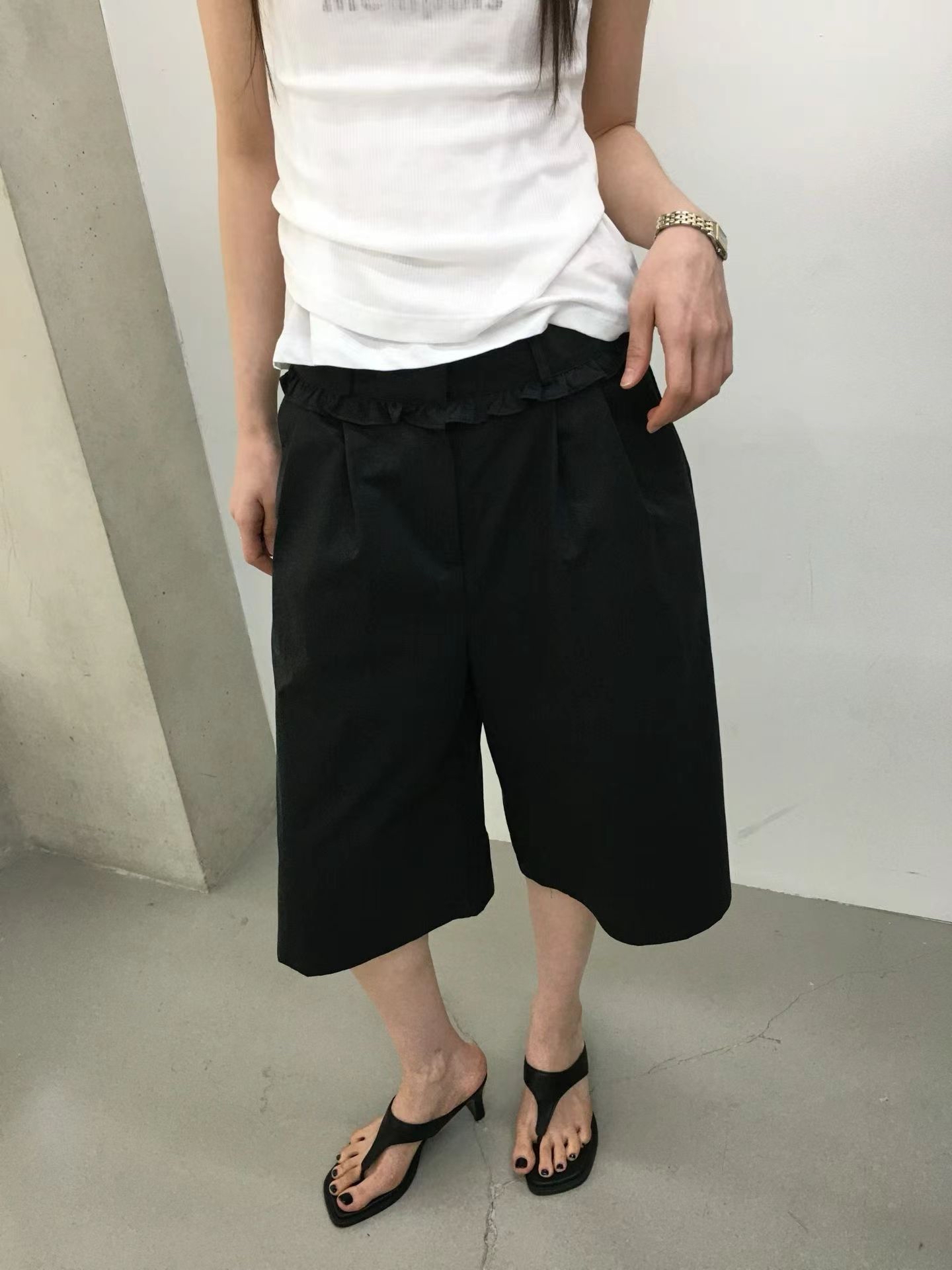 Ruffle details shorts