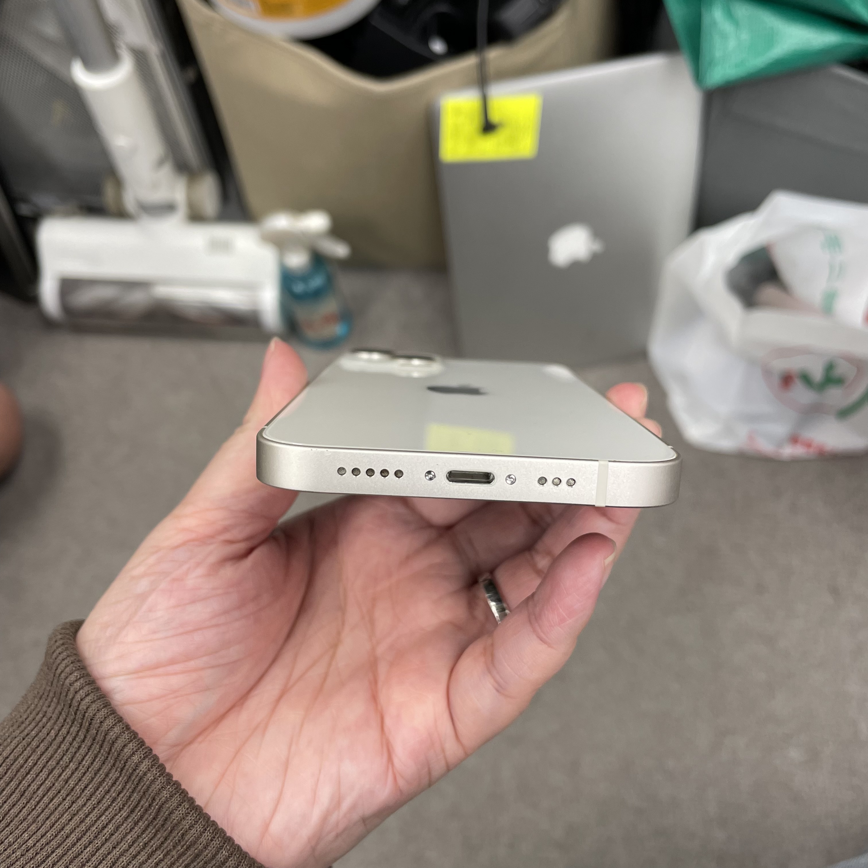 *6040 13 超靚機 256GB 電89 白色 white