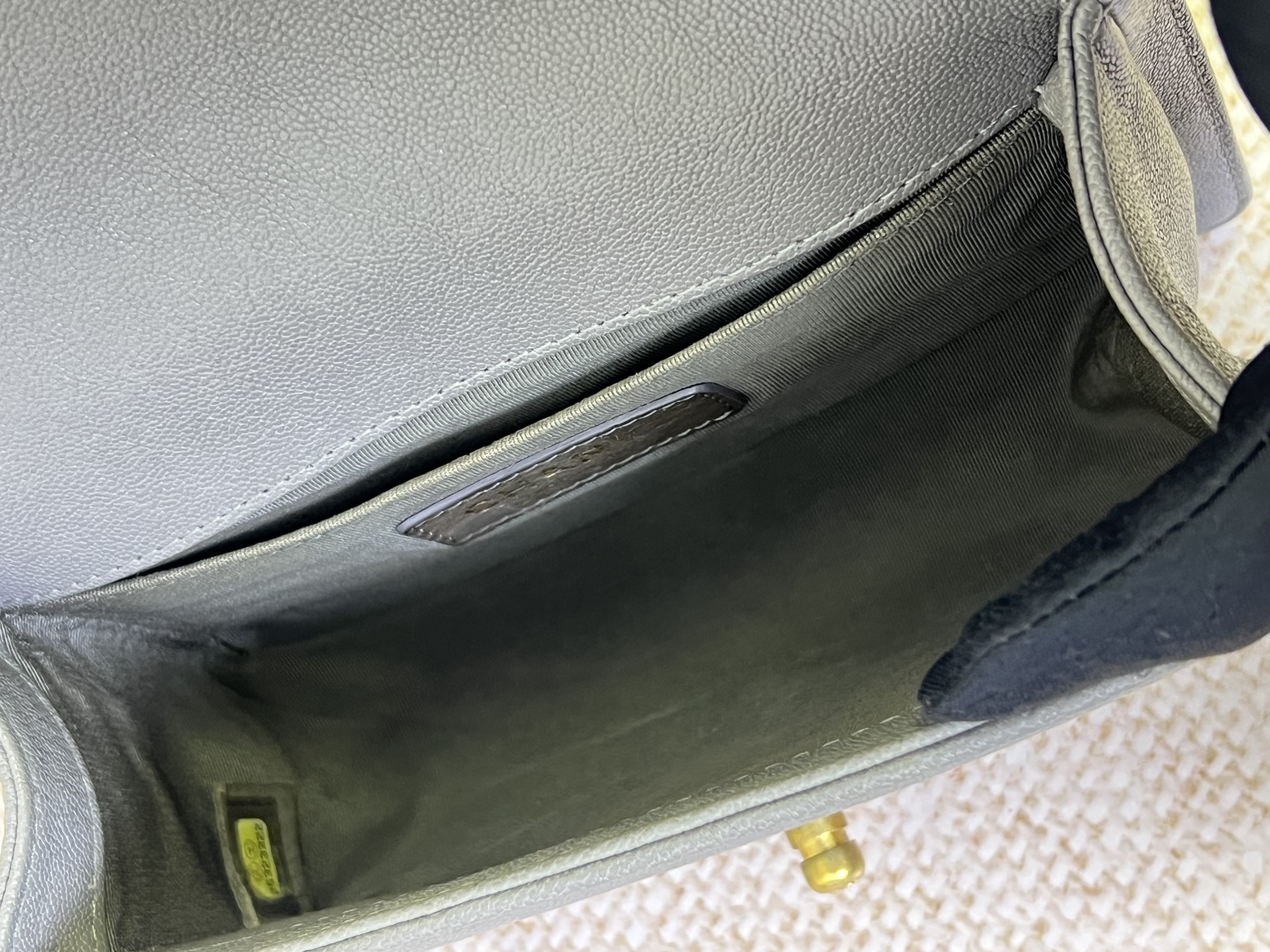 直播貨品 |  [1個-$100 2個-$300］BB45