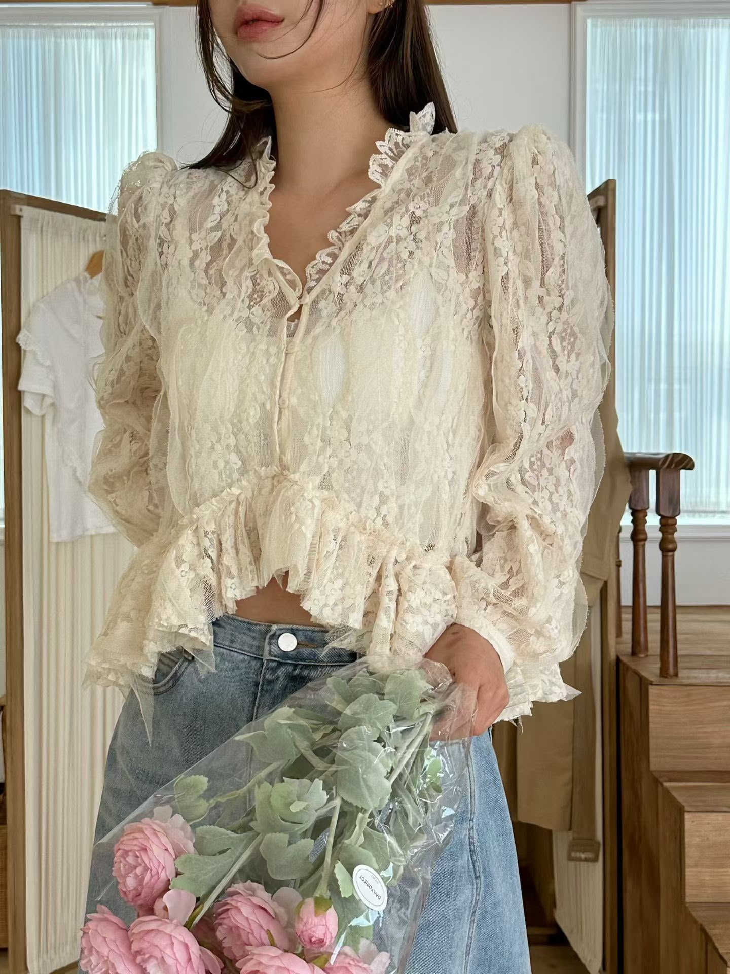 Vintage lace cardi (cream)