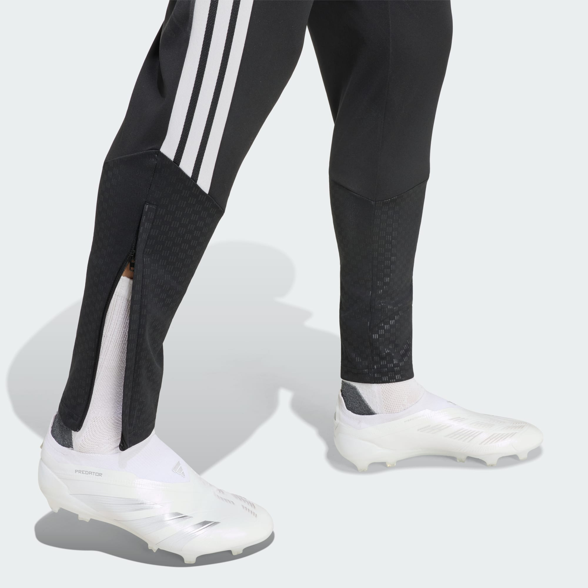 Adidas Liverpool 利物浦 2026-27 Tiro 黑色訓練長褲 KB5741