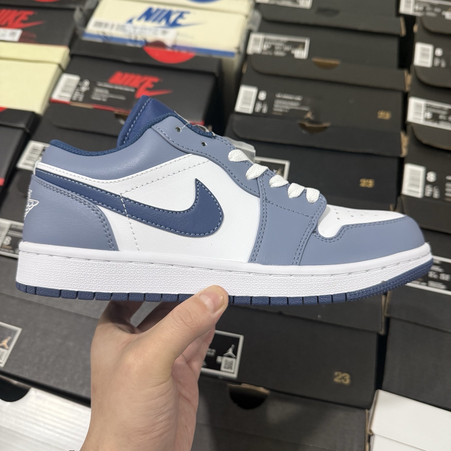 Nike Air Jordan 1 Low “Ashen Slate”553558-414