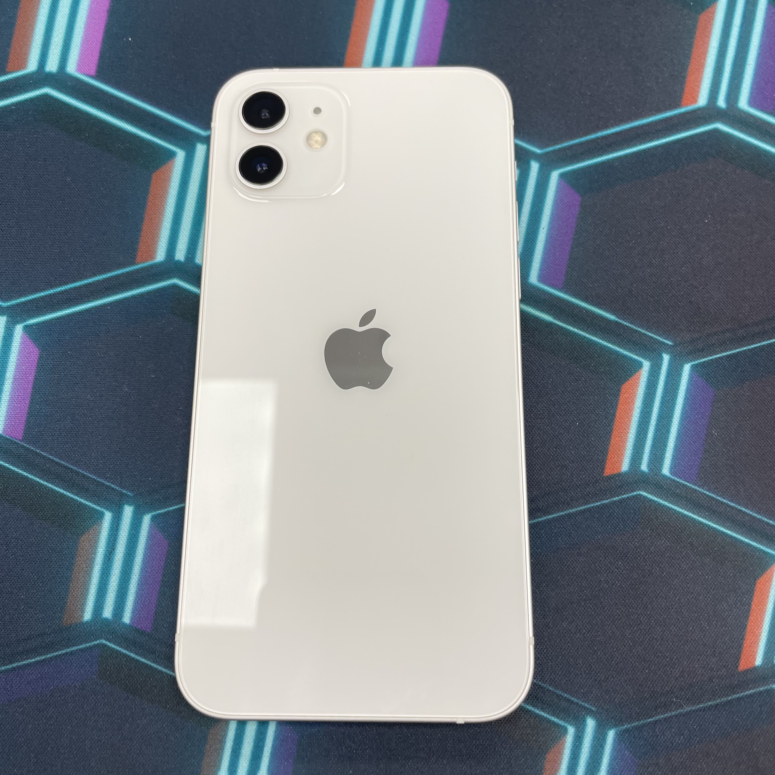 *6144 12 勁靚機 64GB 電77 白色 white