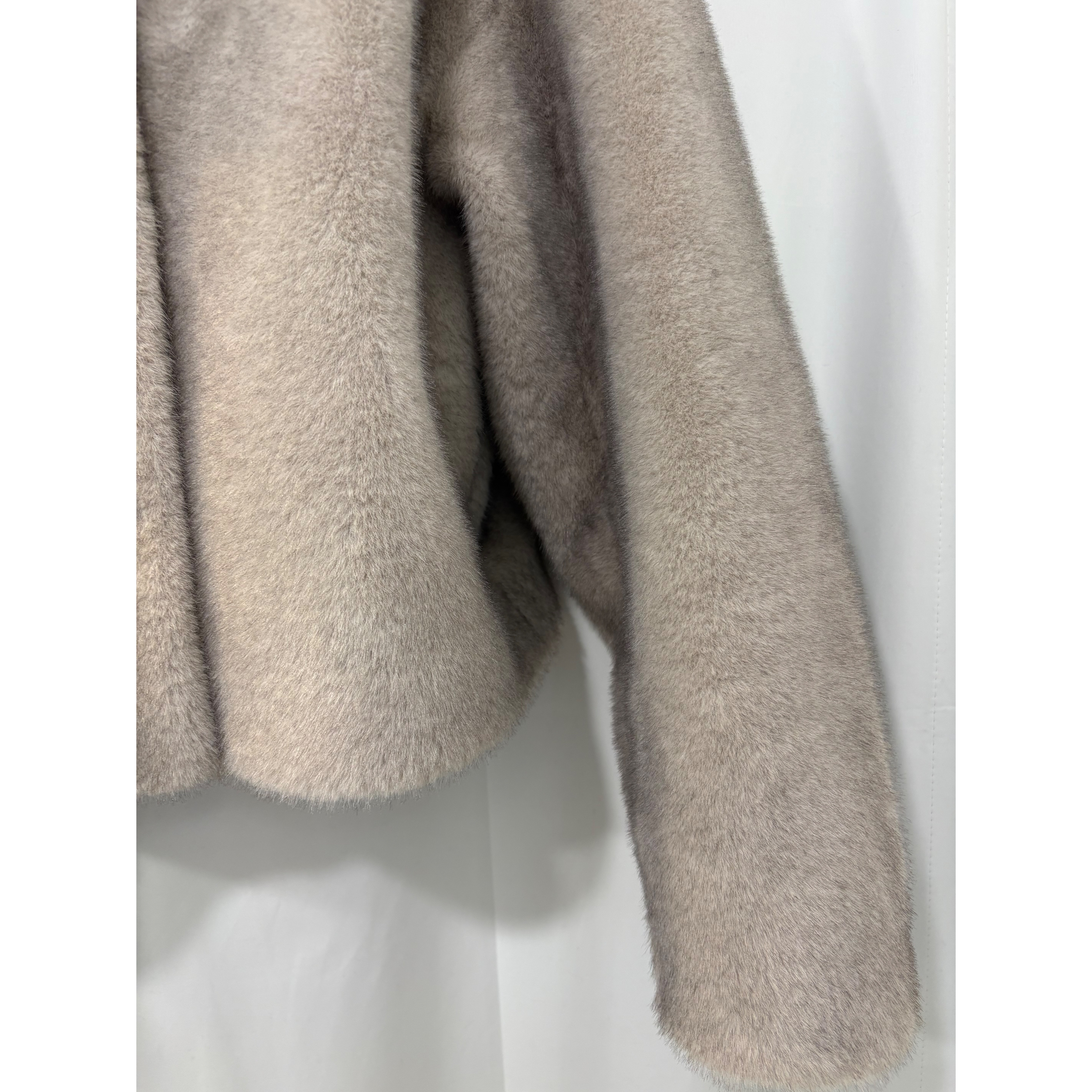 米白現🤍《GORGEOUS MOMO JACKET》 2602L