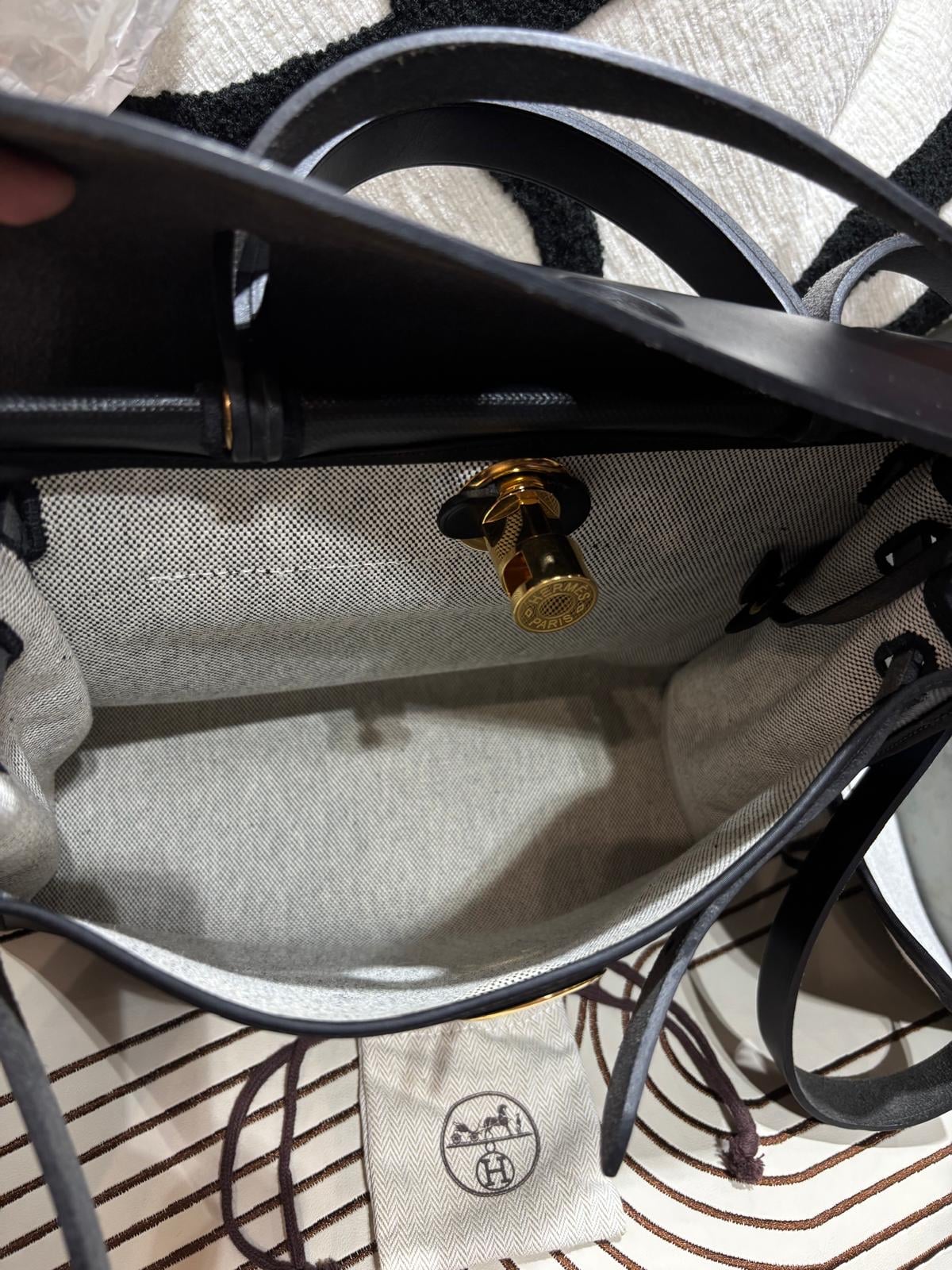 Hermes Herbag 31 Stamp Z 黑色金扣 100% Authentic , 98%New ✅Key Lock✅Dust bag