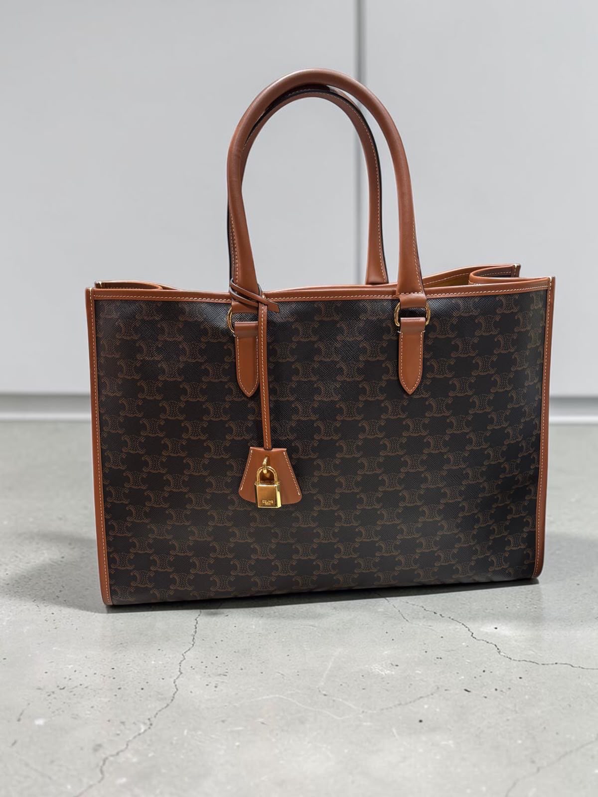 Celine Horizontal Cabas Tan tote bag 100%Authentic, 95%New ✅Dust bag