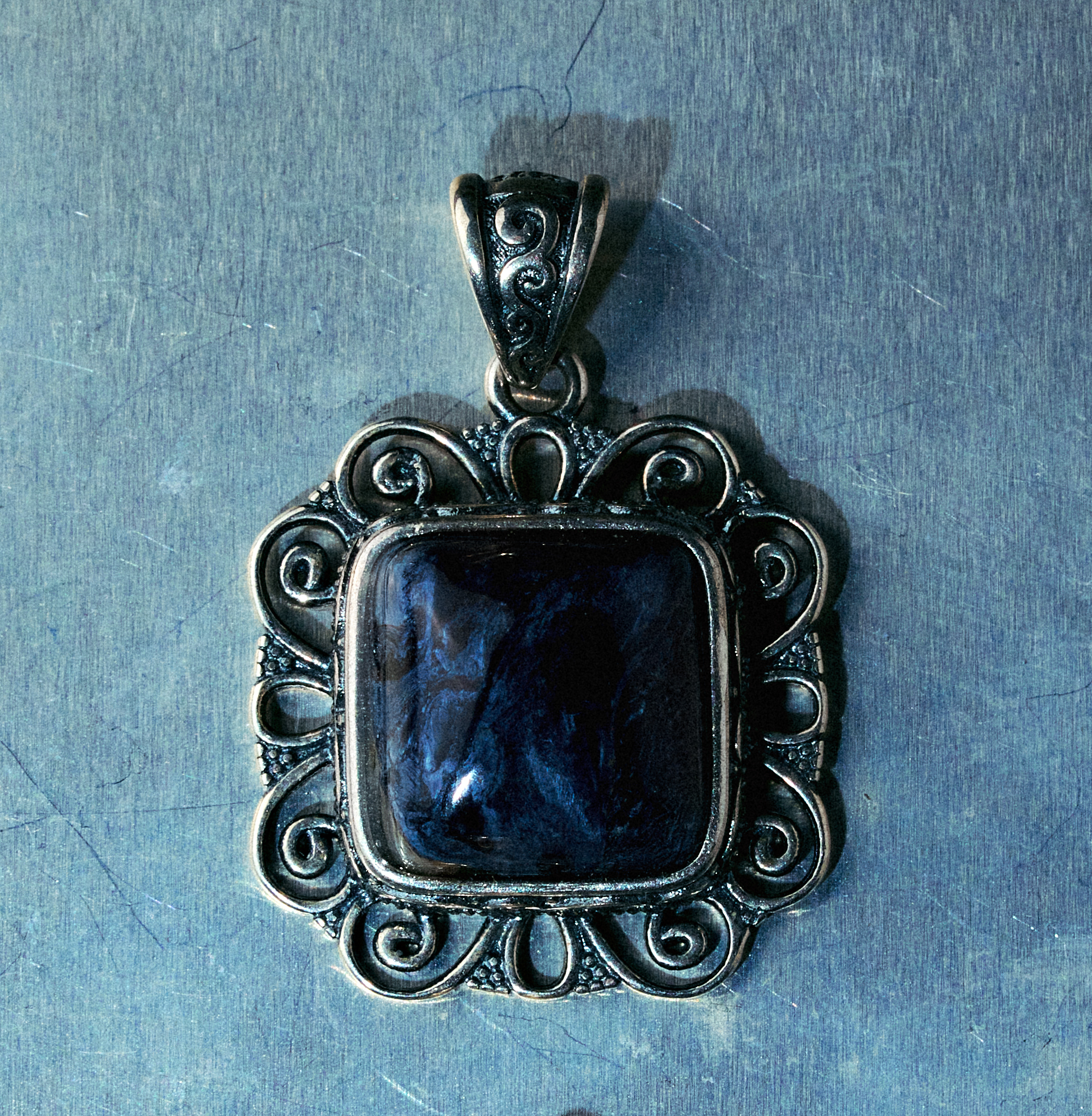 Stromborn Pendant