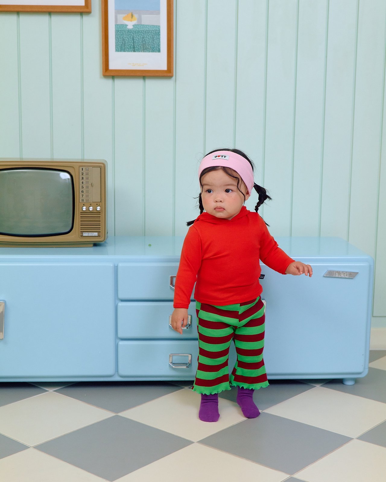OOTT | Retro Hooded Tight-Shirt