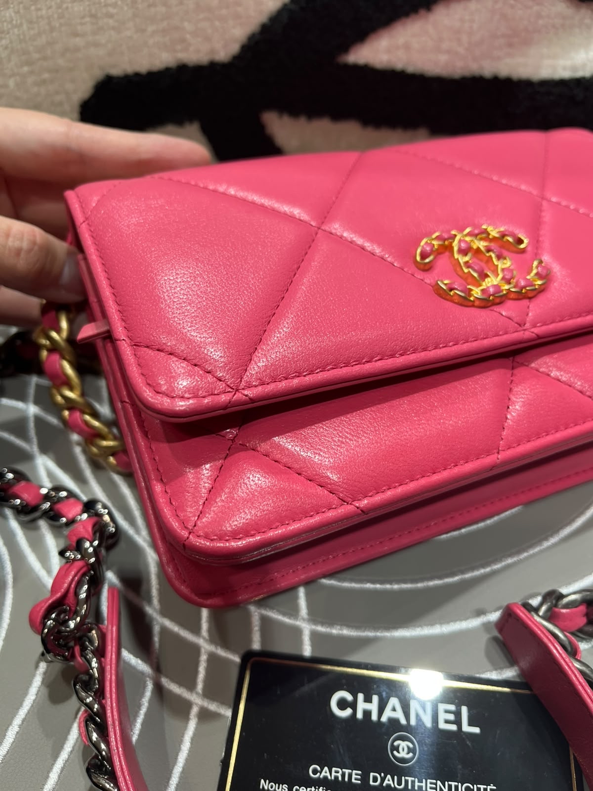 Chanel 19 Wallet on Chain WOC 100%Authentic, 95%new ✅card✅dust bag ✅box 