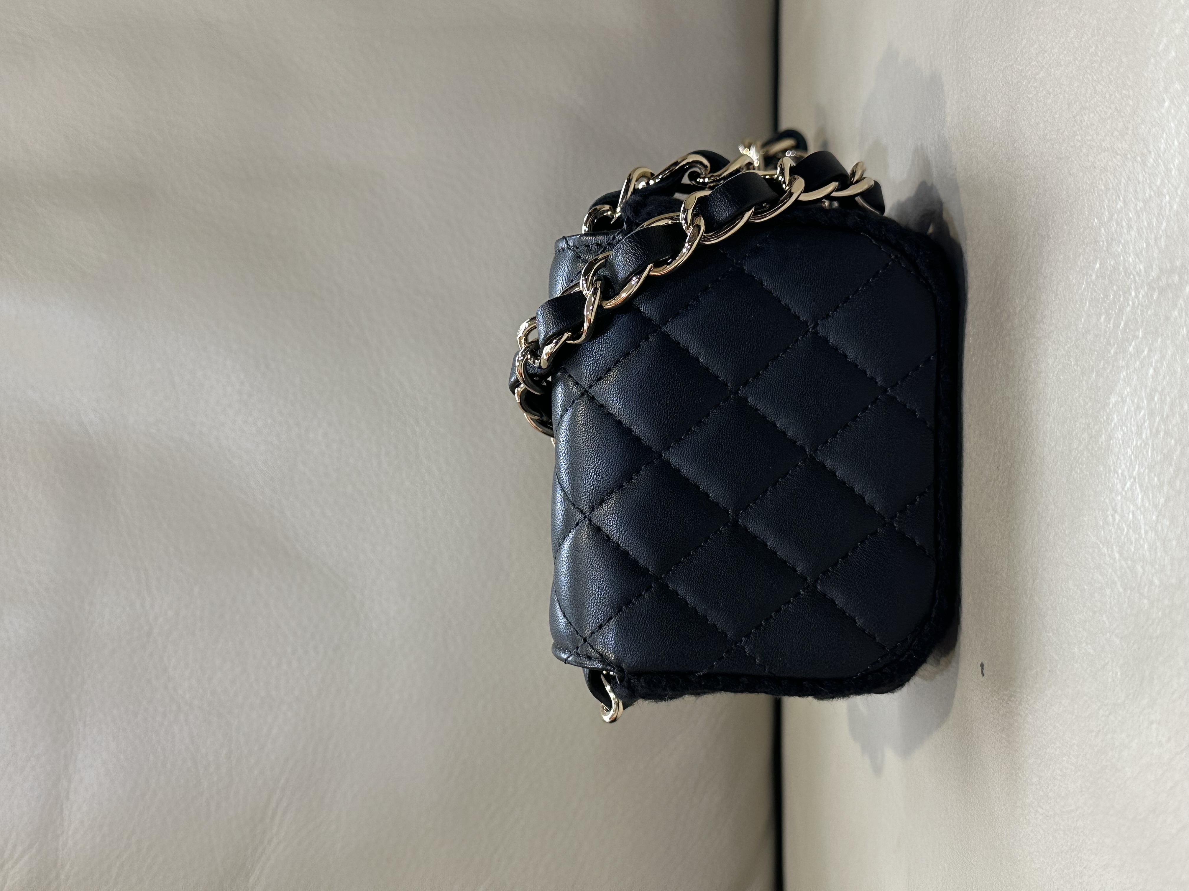 Pre-owned Chanel CC Quilted Crochet Flap Mini Black Lambskin Gold / Product Code: 26040507