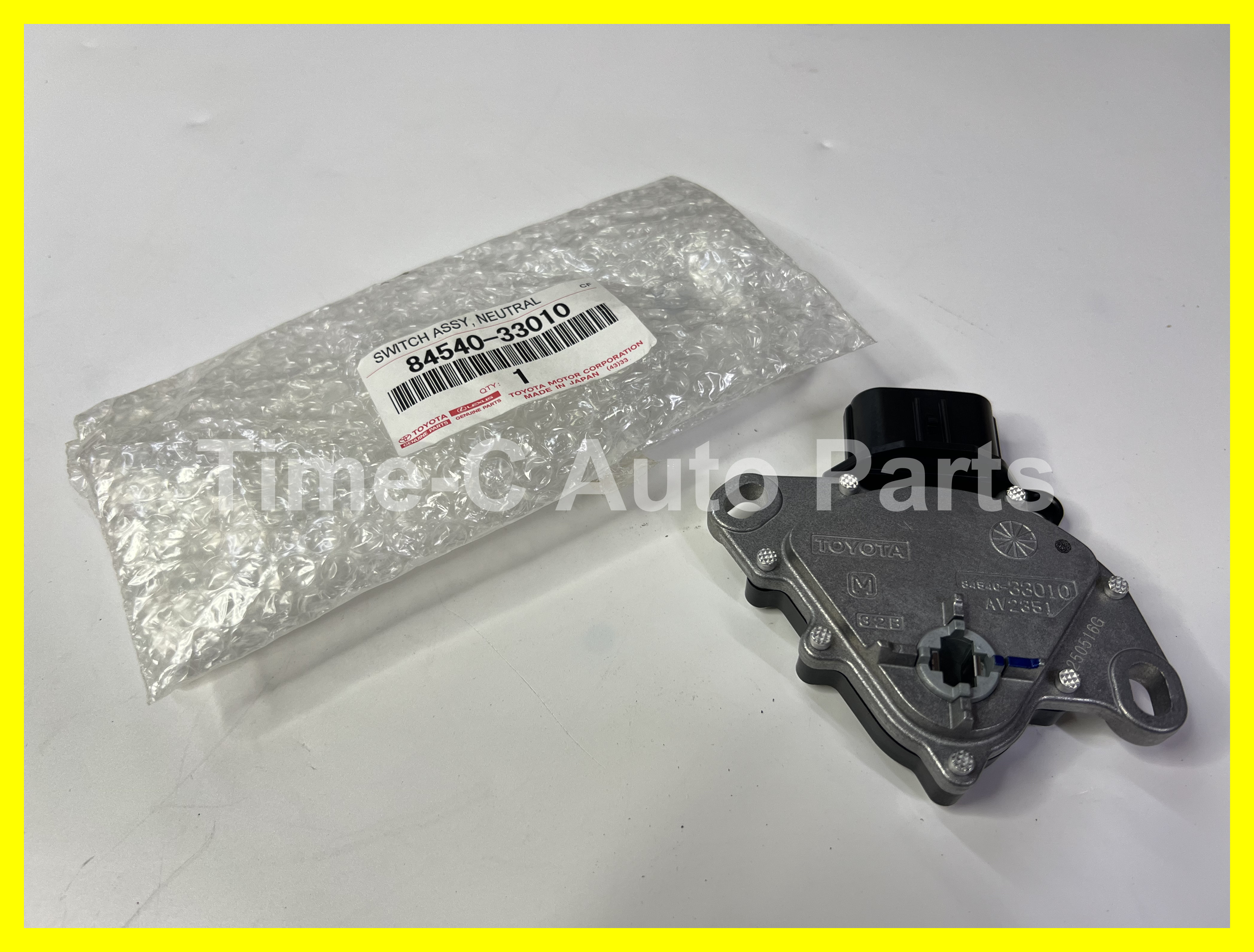 士撻安全制 84540-33010 - Toyota Alphard Vellfire 20系