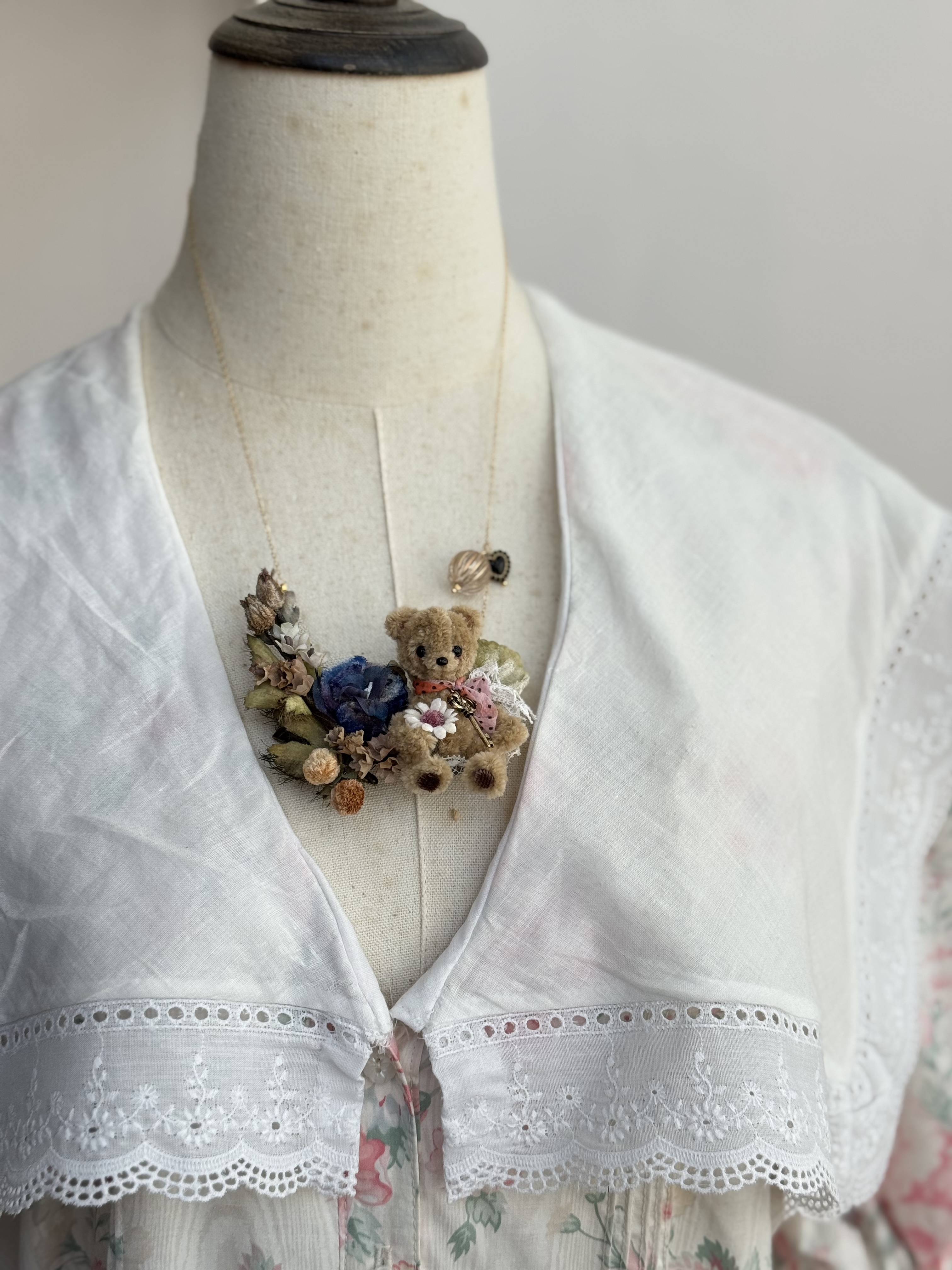 Lilly Bloom x Miss Summer 布花小熊多用途飾品