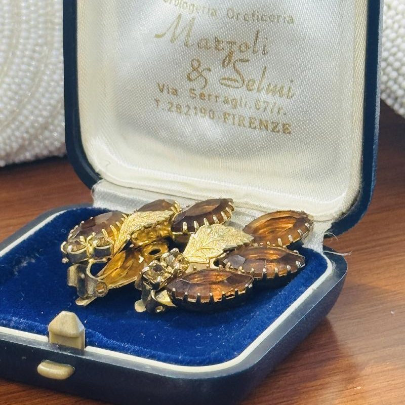 Vintage C.a. 1960s Amber Glass Golden Leaves Clip Earrings