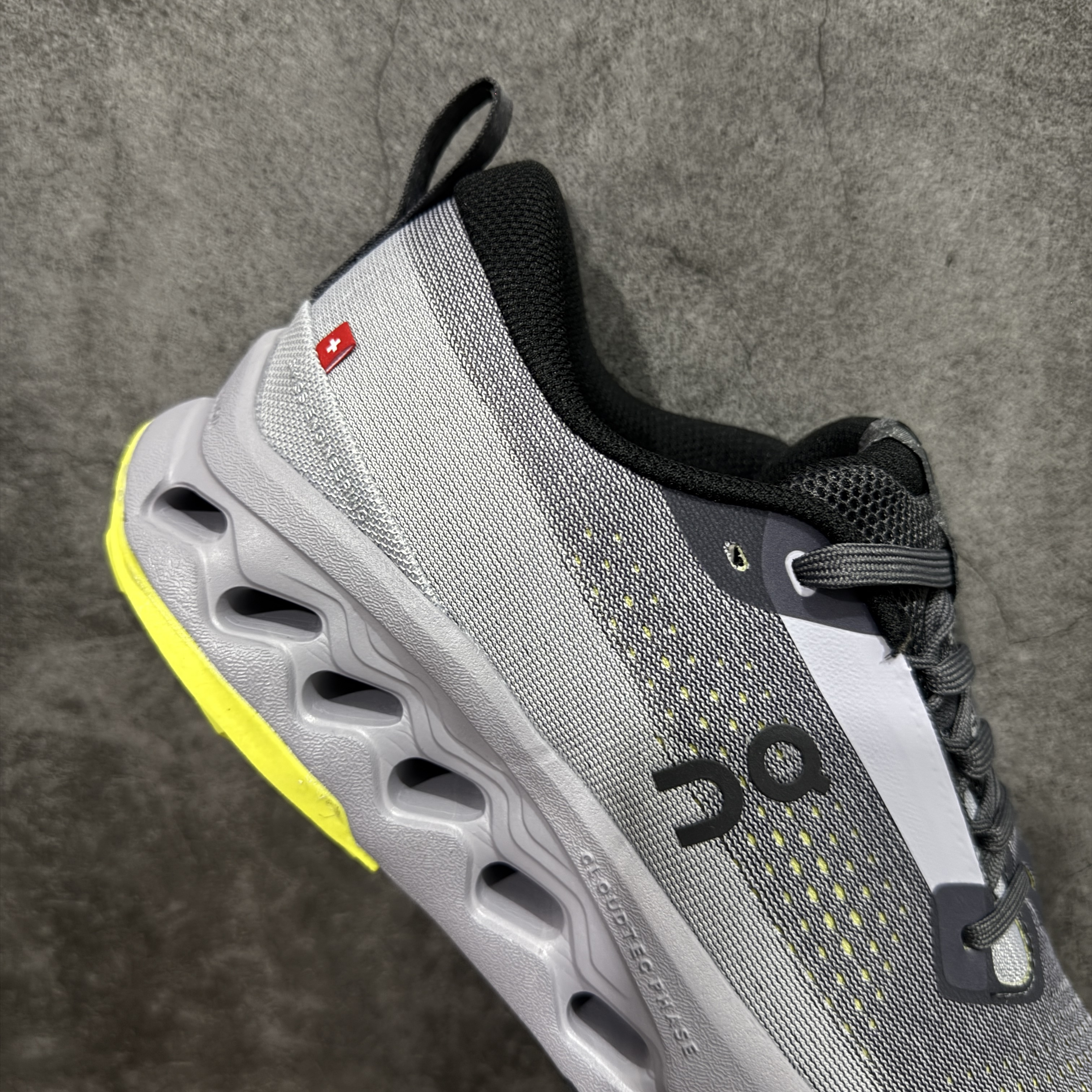 On Cloudsurfer Trail 2 