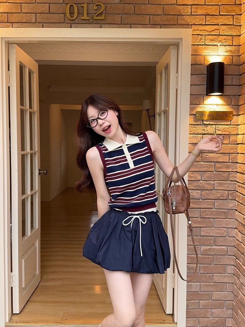 韩系小清新学院风Polo领条纹针织上衣+抽绳短裙 ( 1 colours)