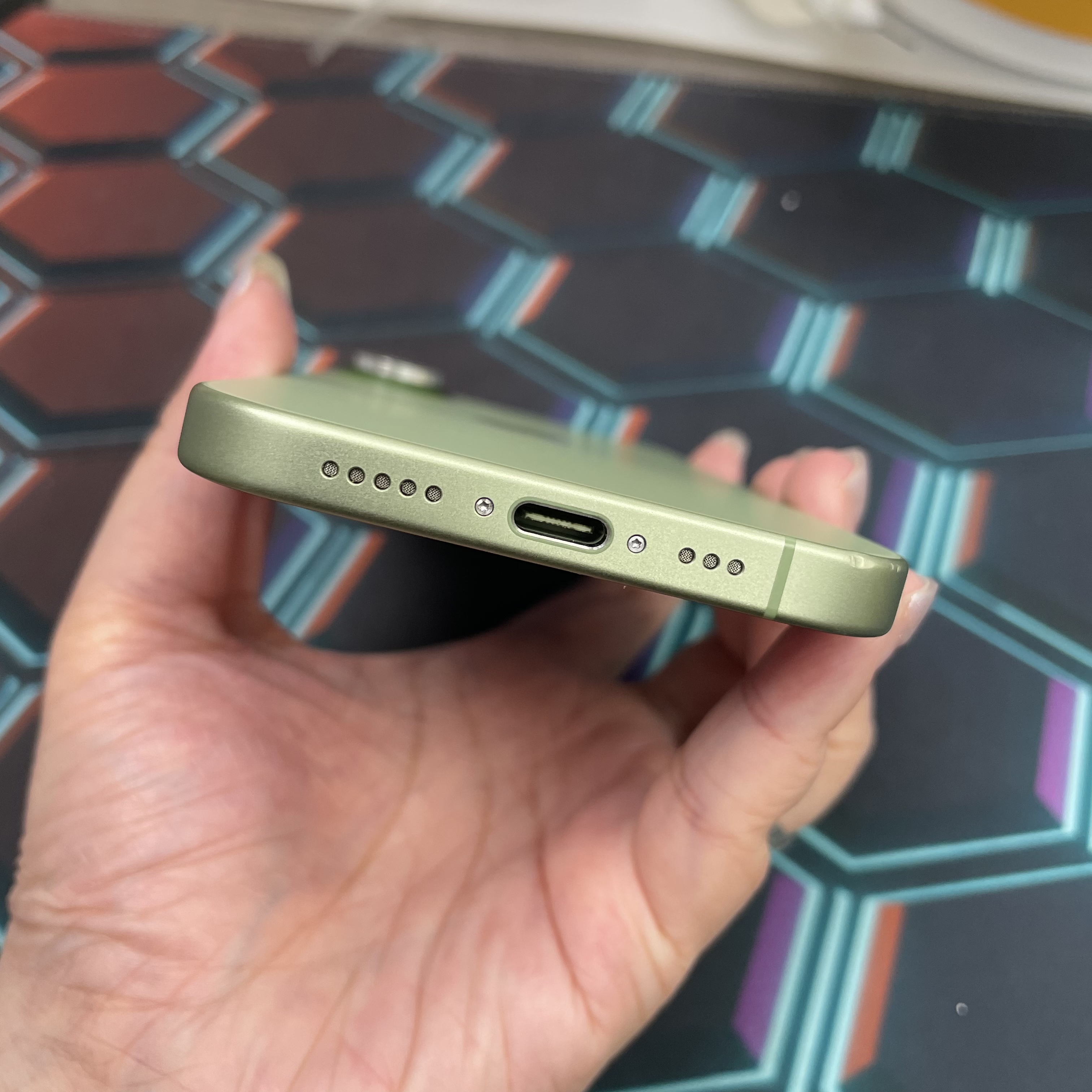 *7518 17 勁靚機 256GB 電100 綠色 green