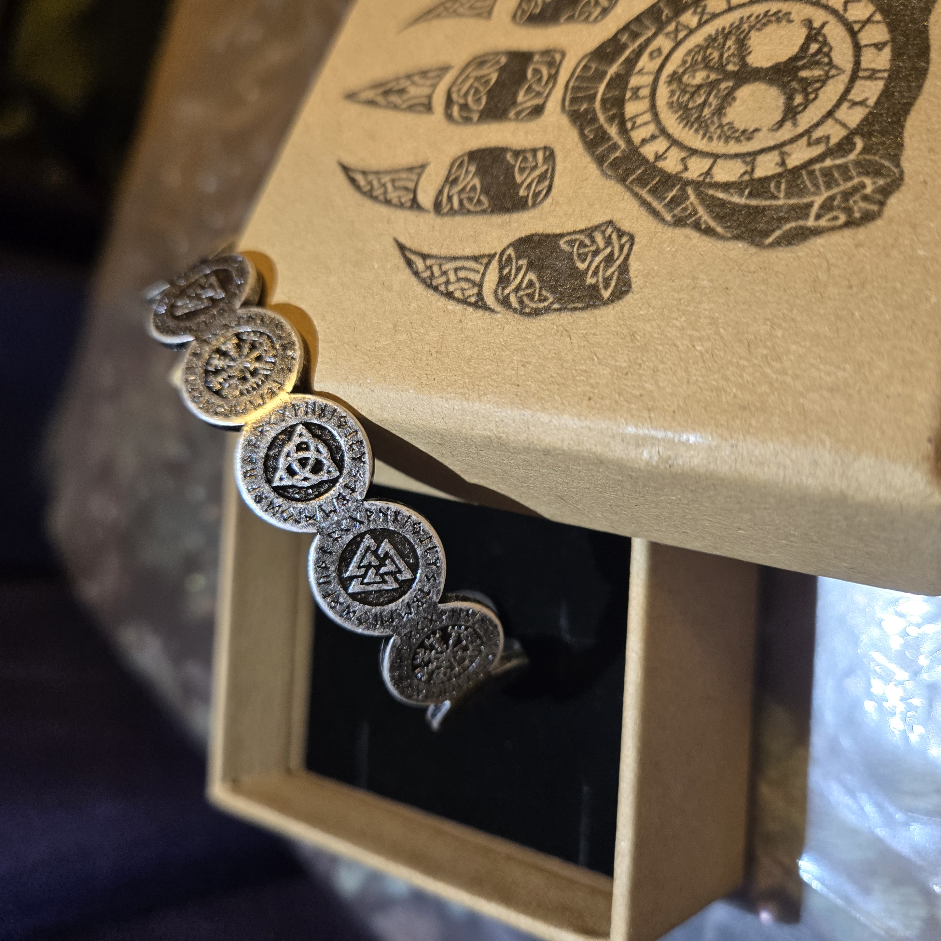 北歐神話維京復古圓盤雕刻字母手鐲 Norse Mythology Viking Retro Disc Engraved Letter Bracelet