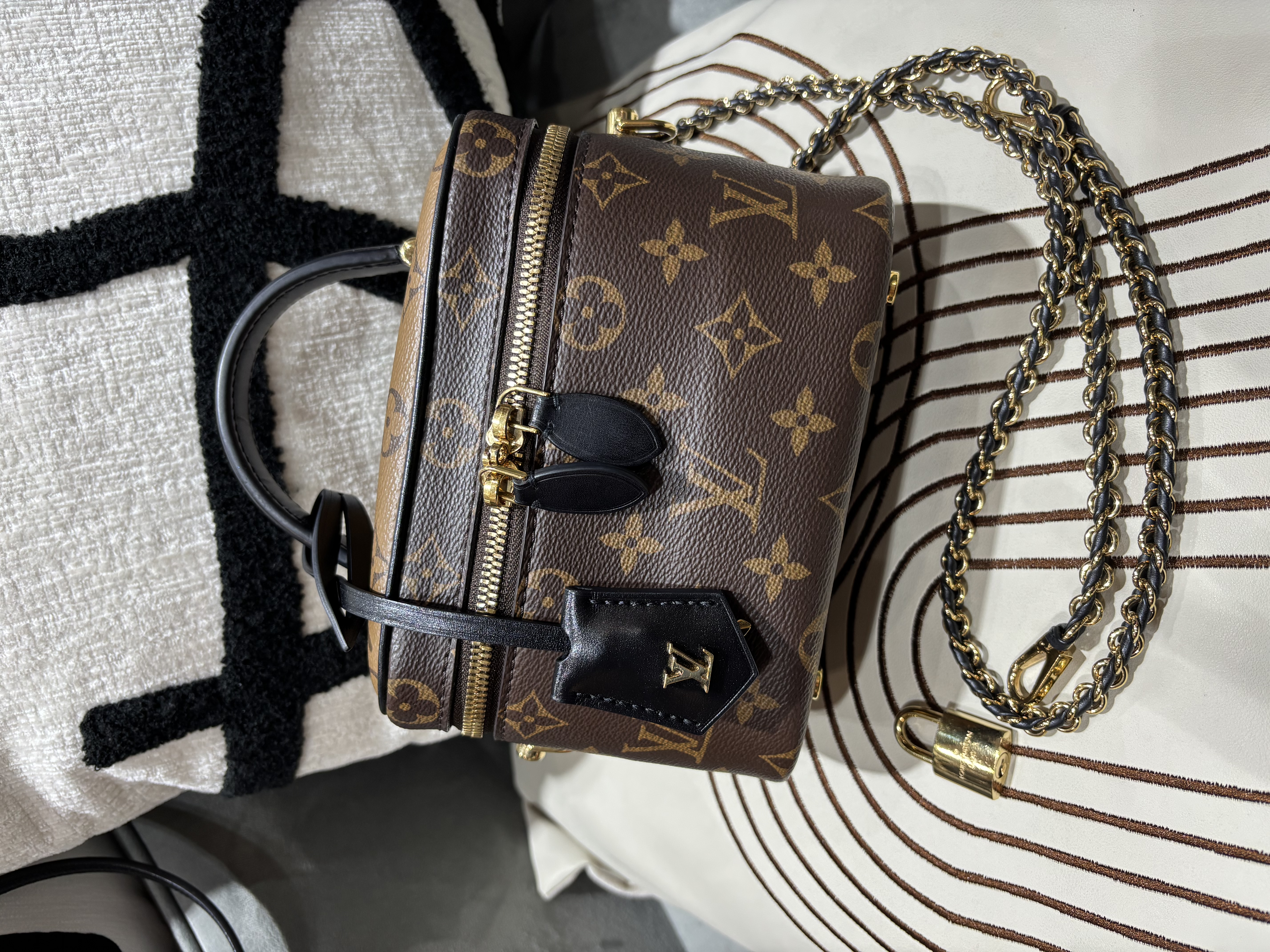 Lv Vanity PM Vanity Case M45165, Monogram Reverse 100%Authentic,92%new  ✅key lock ✅dust bag  