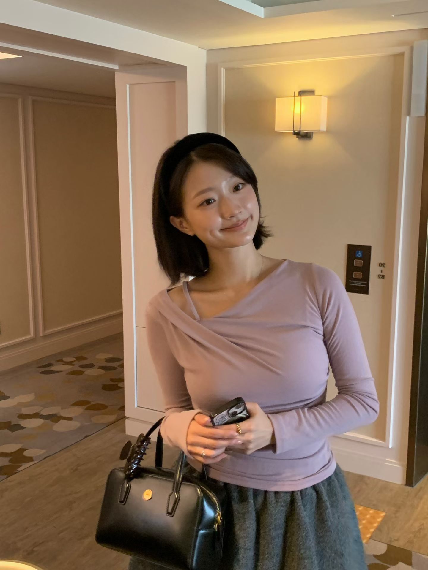 【韓感滿滿】扭結不規則肩帶上衣