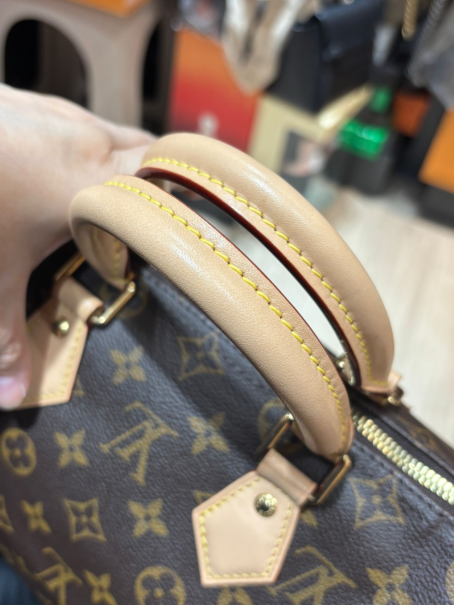 LV speedy Bandoulière 25 monogram 100%Authentic, 98%New  ✅Key Lock ✅長肩帶✅塵袋✅box