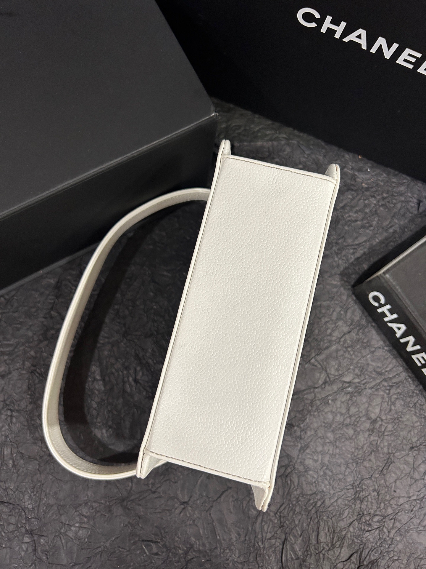 【預訂貨品】Chanel 白色腋下Kelly