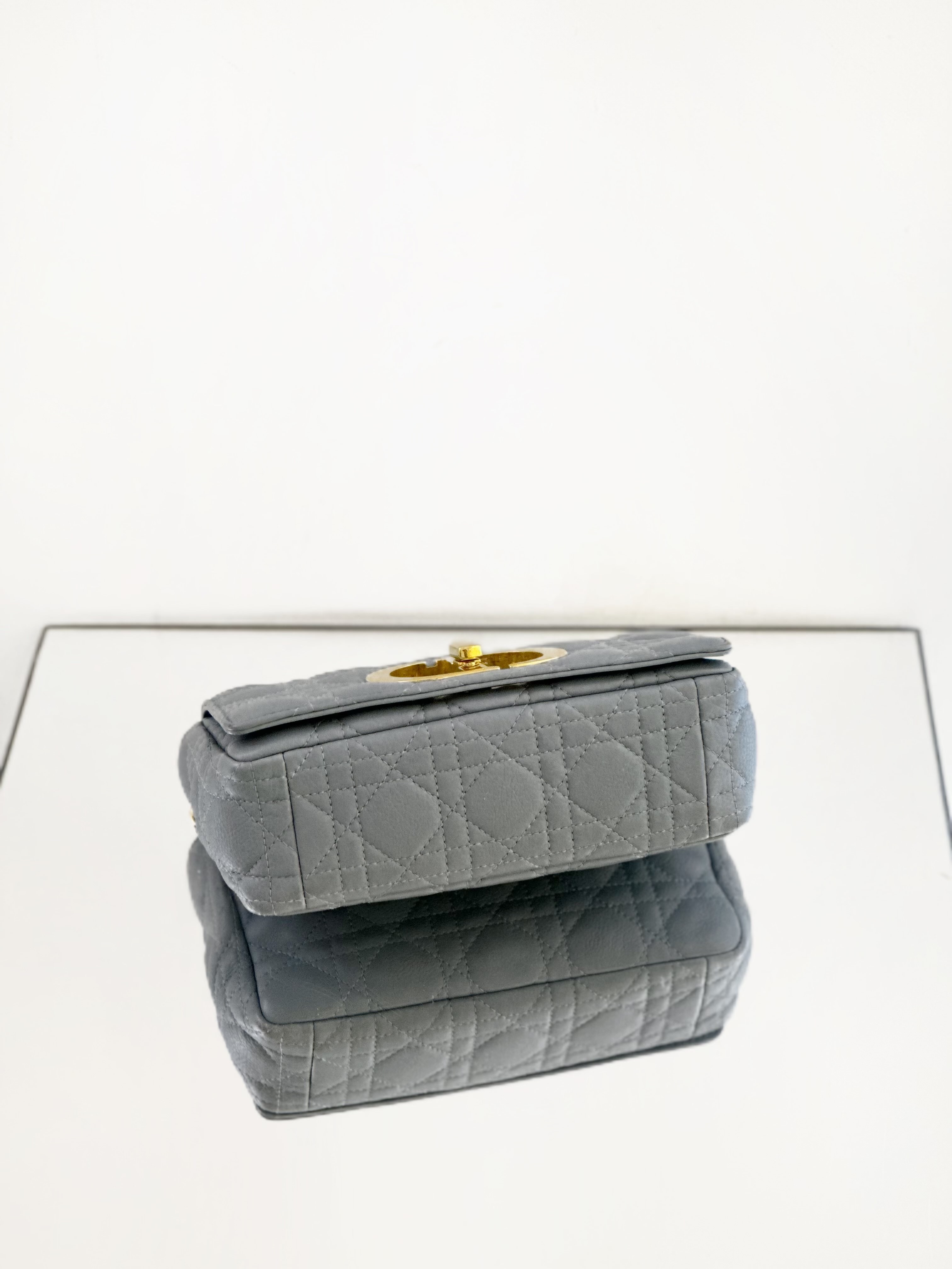 【預訂貨品】DIOR Miss Caro 霧霾藍腋下包 