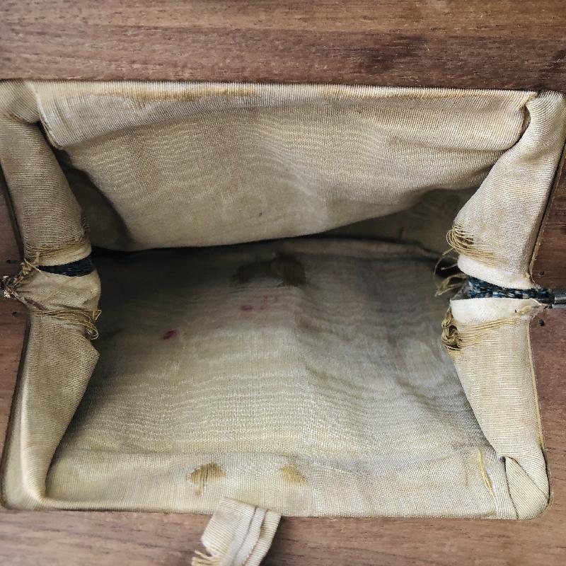 Antique Collectible Turn of Century Tapestry Bag with Rose Craved Wooden Frame and Back Handle (MT666)