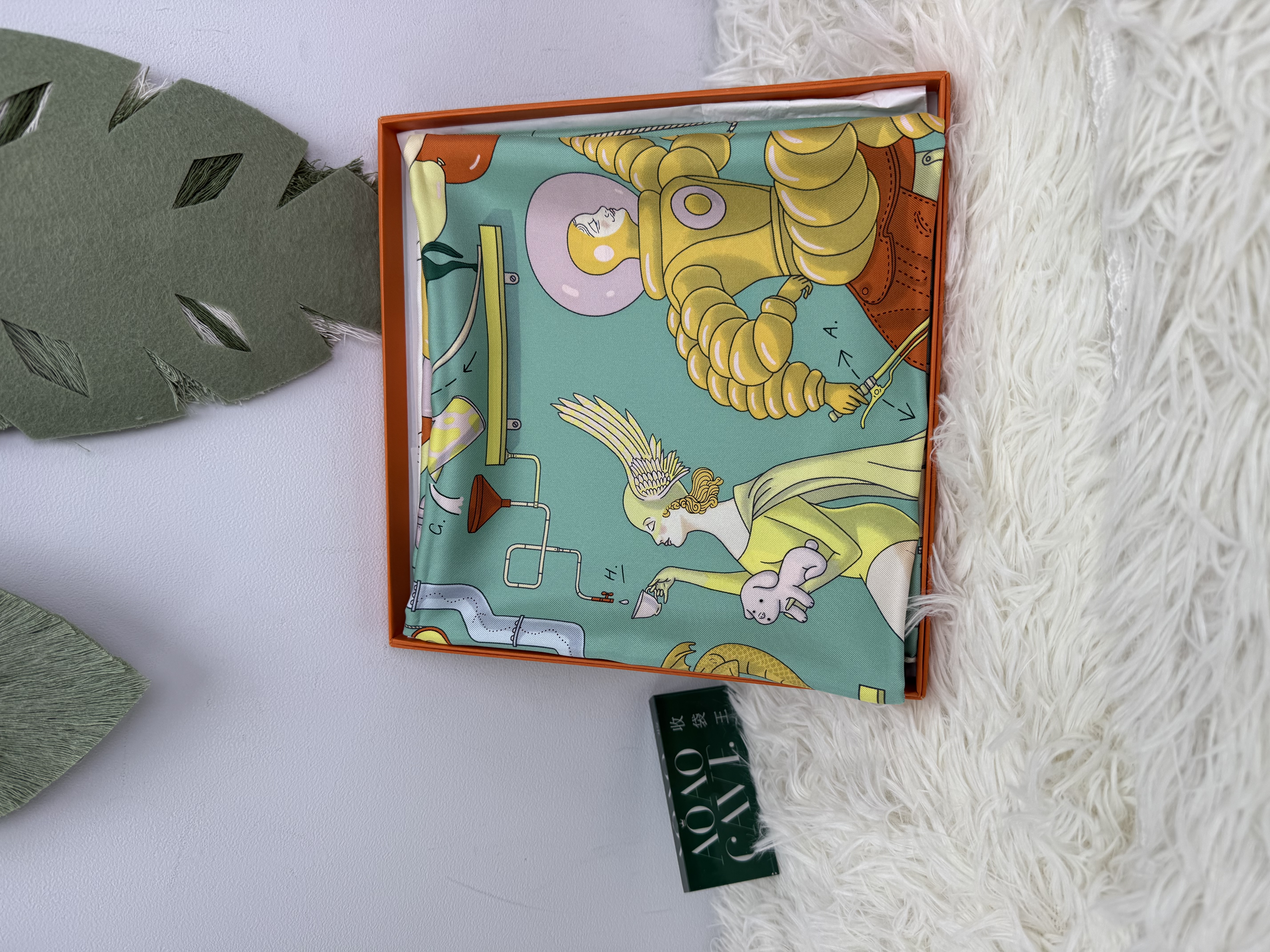 HERMES未使用品🌈 Dress Code 100% 全絲質手工圍巾90cm💕多款絲巾  90*90cm  #AOAOCAVEHERMES🫶🏻  配件 - 盒🫶🏻、圖三款有專門店單 💰價錢 $2980-$3680 未使用品🌟  #收袋王  喜歡的話快點pm/whatsapp 我們💓 銷售熱線51111 321（whatsapp)  我們服務包括有：手袋飾物回收、手袋置換(一換一、一換多也可以） 、專業手袋鑑證、專業手袋護理  購買方法 🏢親臨門市 荃灣南豐中心15樓1521室（荃灣地鐵站a出口1分鐘到）敬請預約 ❤️只賣正品正貨，任驗💓🫰🏻 ❤️‍🔥本店為香港註冊公司絕對真貨，信心保證👍🏻 🫰🏻本店設有鑑證服務，有駐場鑑證師  ✨歡迎追蹤我哋各個平台緊貼最新優惠x貨品🔥😍 👇🏻👇🏻👇🏻👇🏻👇🏻👇🏻👇🏻👇🏻  ⭐️Instagram: aoaocave  🌈Facebook: aoaocave收袋王  🔥Carousell: acluxuryhk  👆🏻👆🏻👆🏻👆🏻👆🏻👆🏻👆🏻👆🏻  ___________________________  Disclaimer🫰🏻All trademarks and copyrights are reserved to the original brand holders. @AOAOCAVE sells only authentic goods and is not affiliated with any of the brands mentioned.  @AOAOCAVE 跟任何品牌無關，而且沒有持有任何品牌資版權，亦沒有與任何品牌合作。所有商標及版權歸屬於品牌坊所有，帖子只作分享用途。  #aoaocave #手袋回收 #名牌買賣