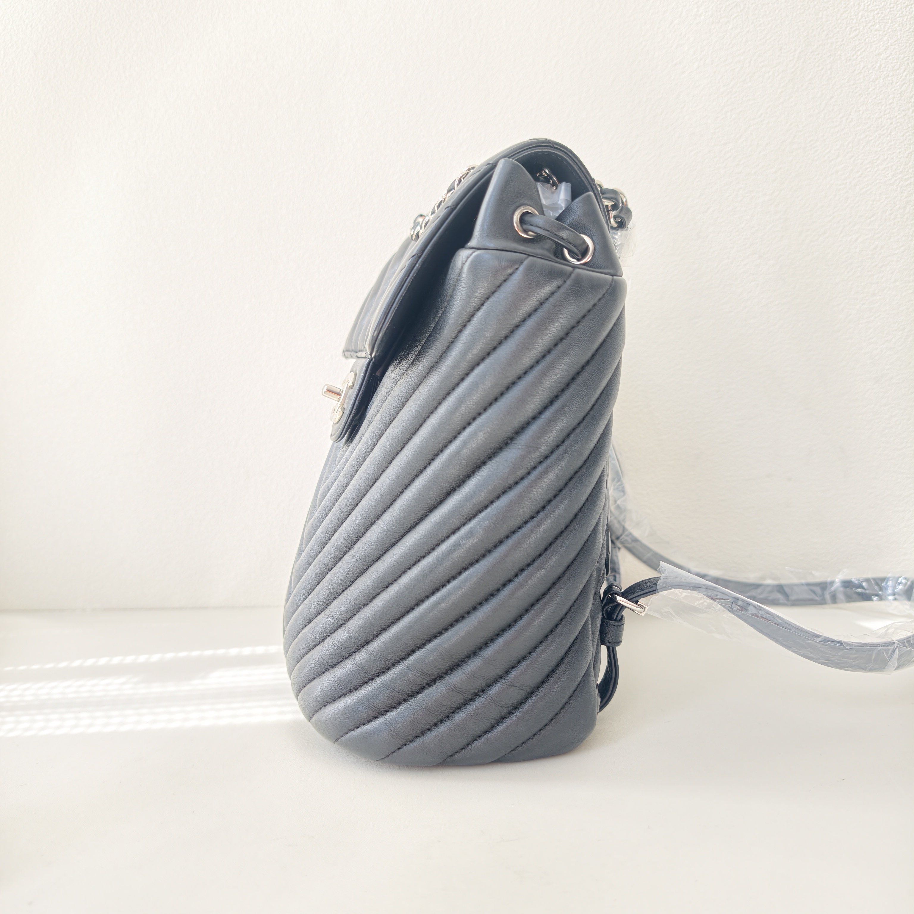 【預訂貨品】Chanel黑色小牛皮書包