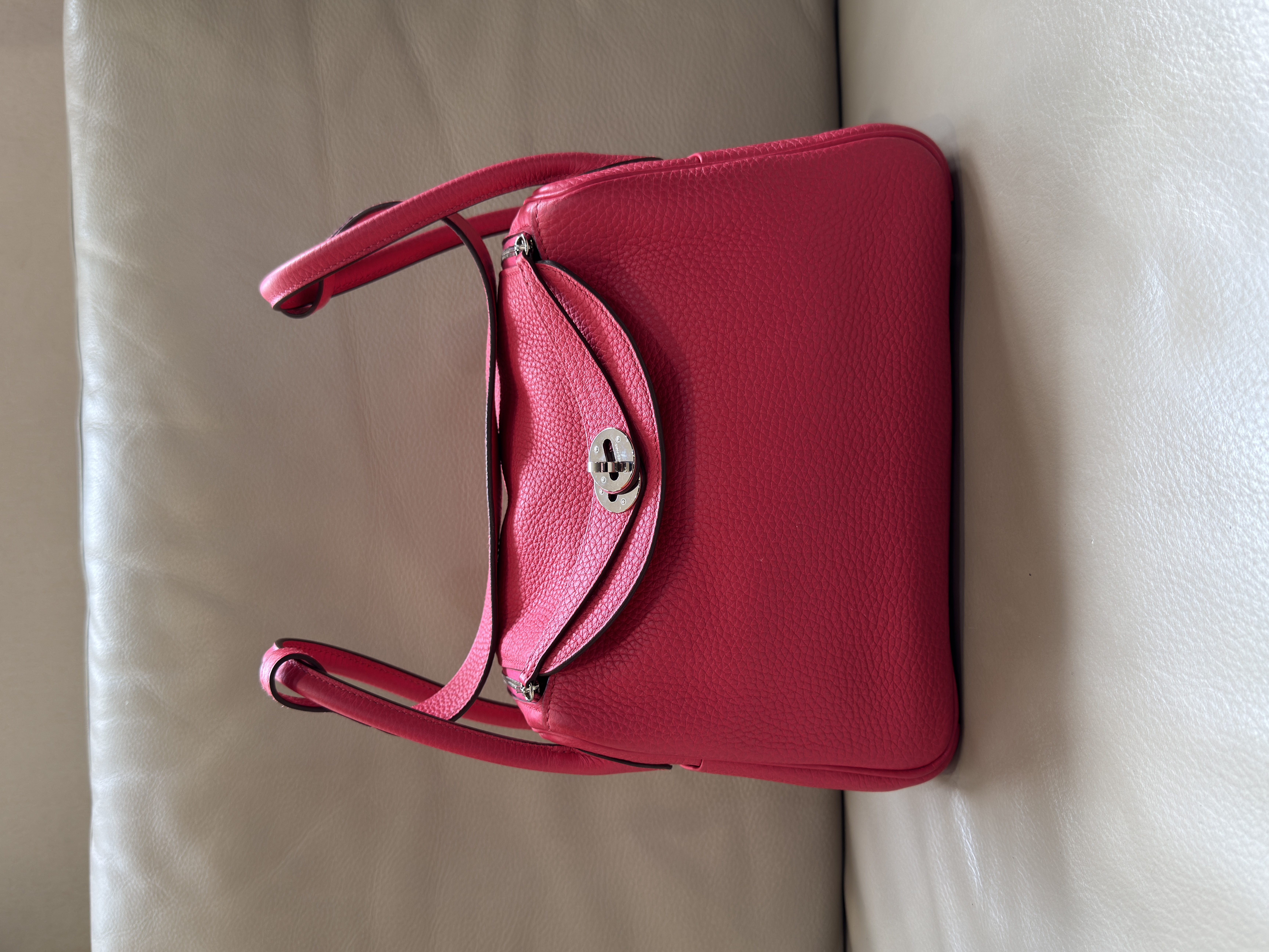 Pre-Owned HERMES Lindy 26 / Stamp Y 寶石紅 / Product Code : 26042502