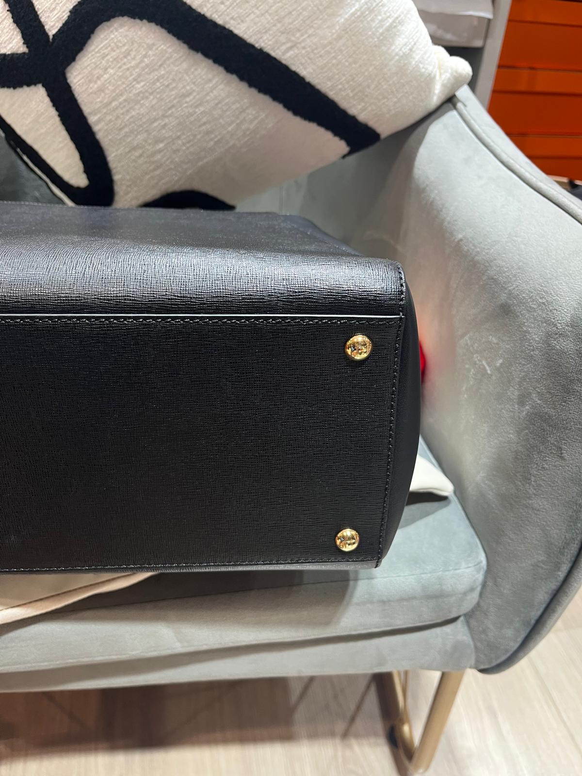 Fendi jours 2way bag 黑色牛皮金扣100%Authentic, 98%new ✅dust bag✅strap 