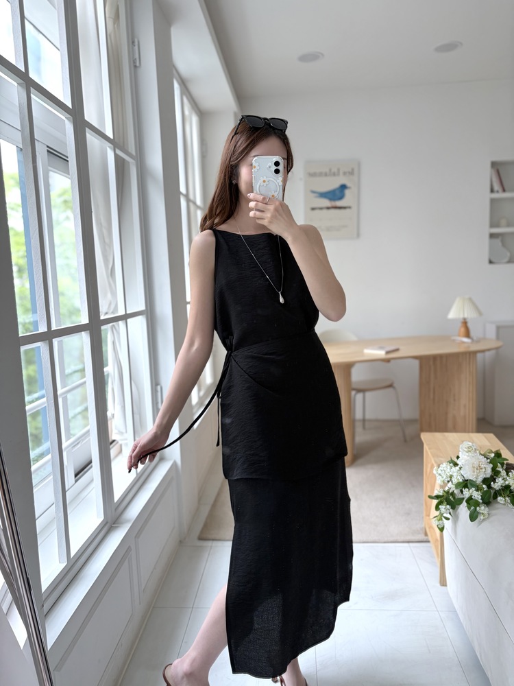 Boat Neck Layered Dress (Black)