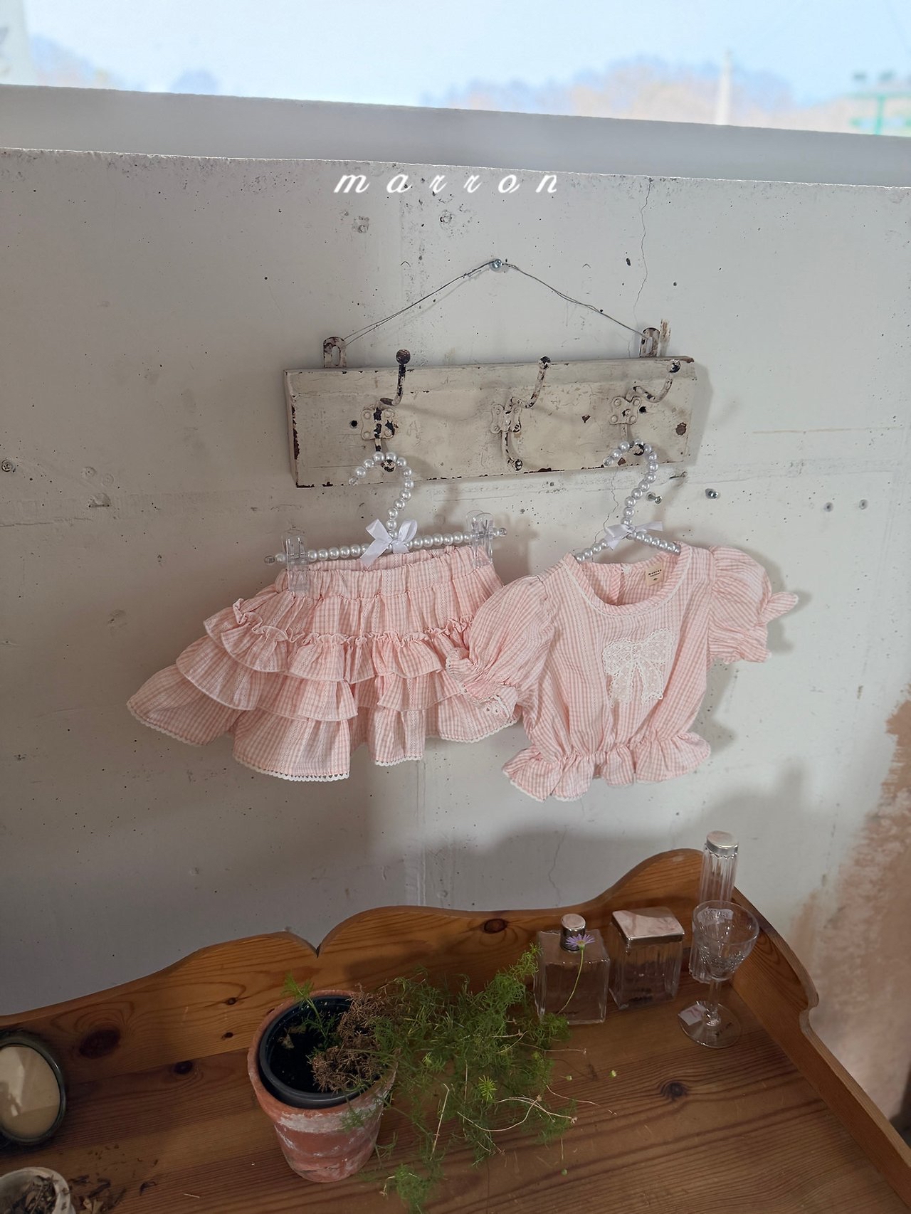 ☀️預訂 韓國直送☀️🇰🇷Marron兩色蕾絲花邊格紋層疊短裙