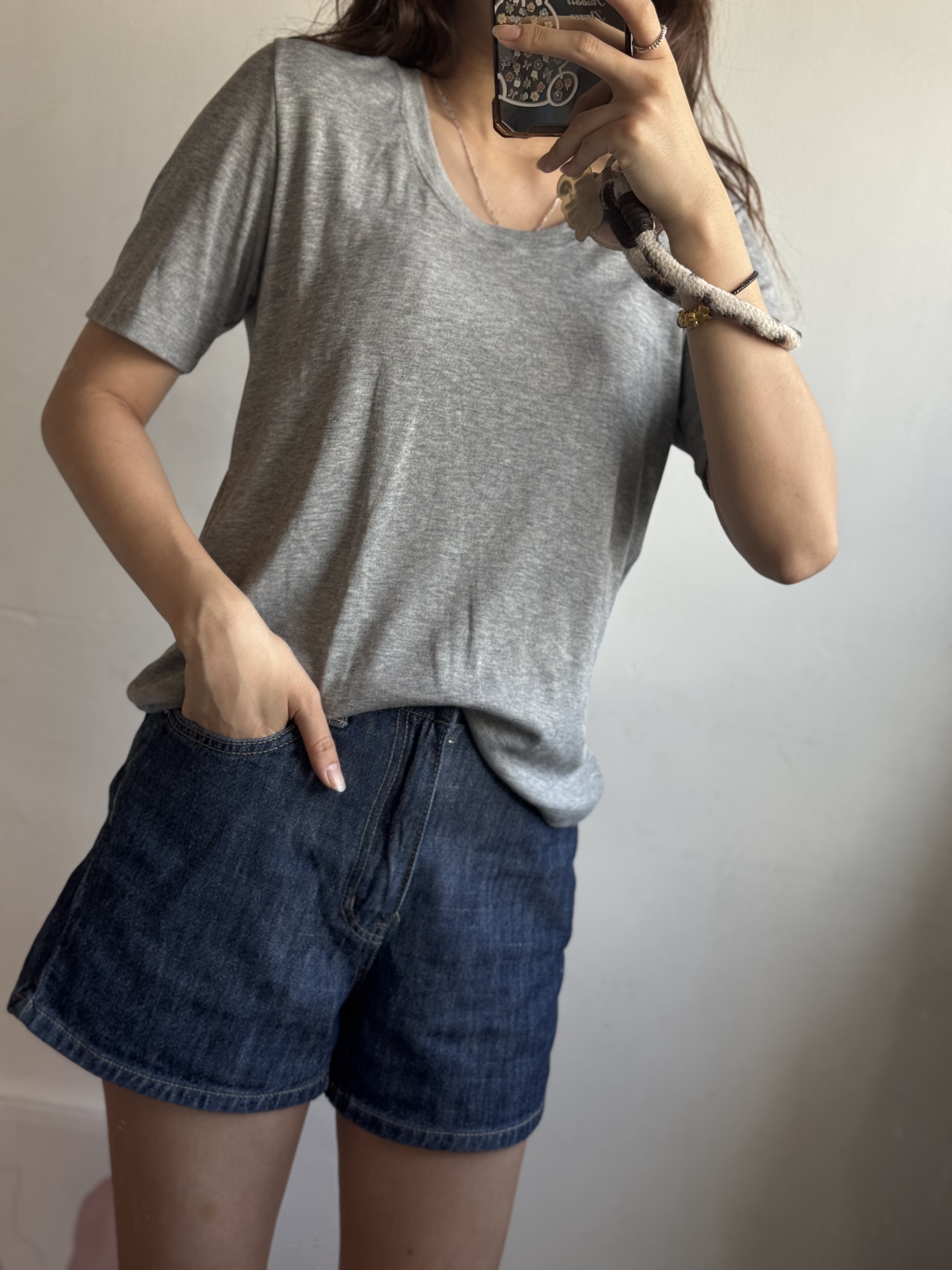 特價 淨色滑料Tee