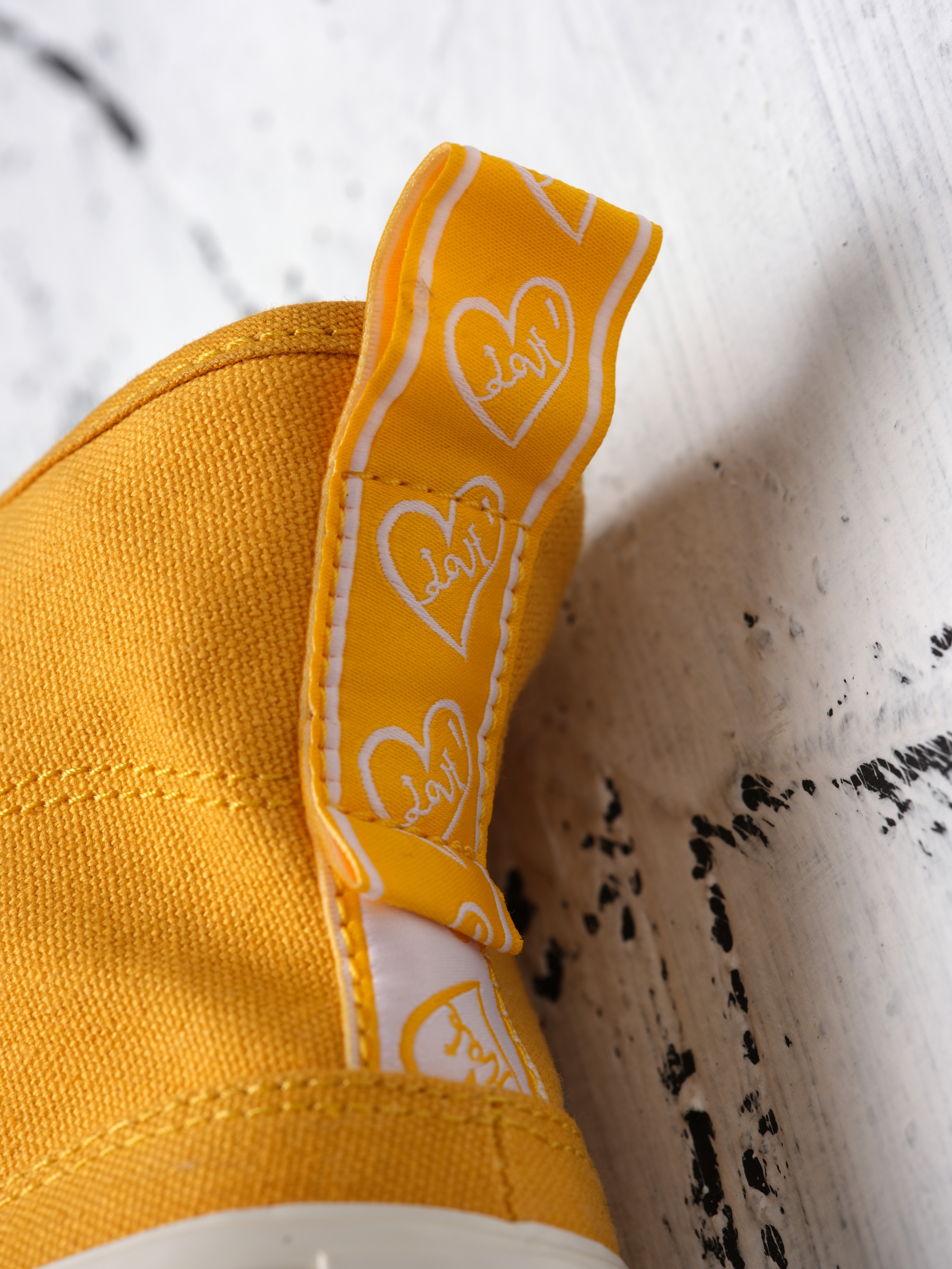 FIRST LOVE Mid (Yellow)