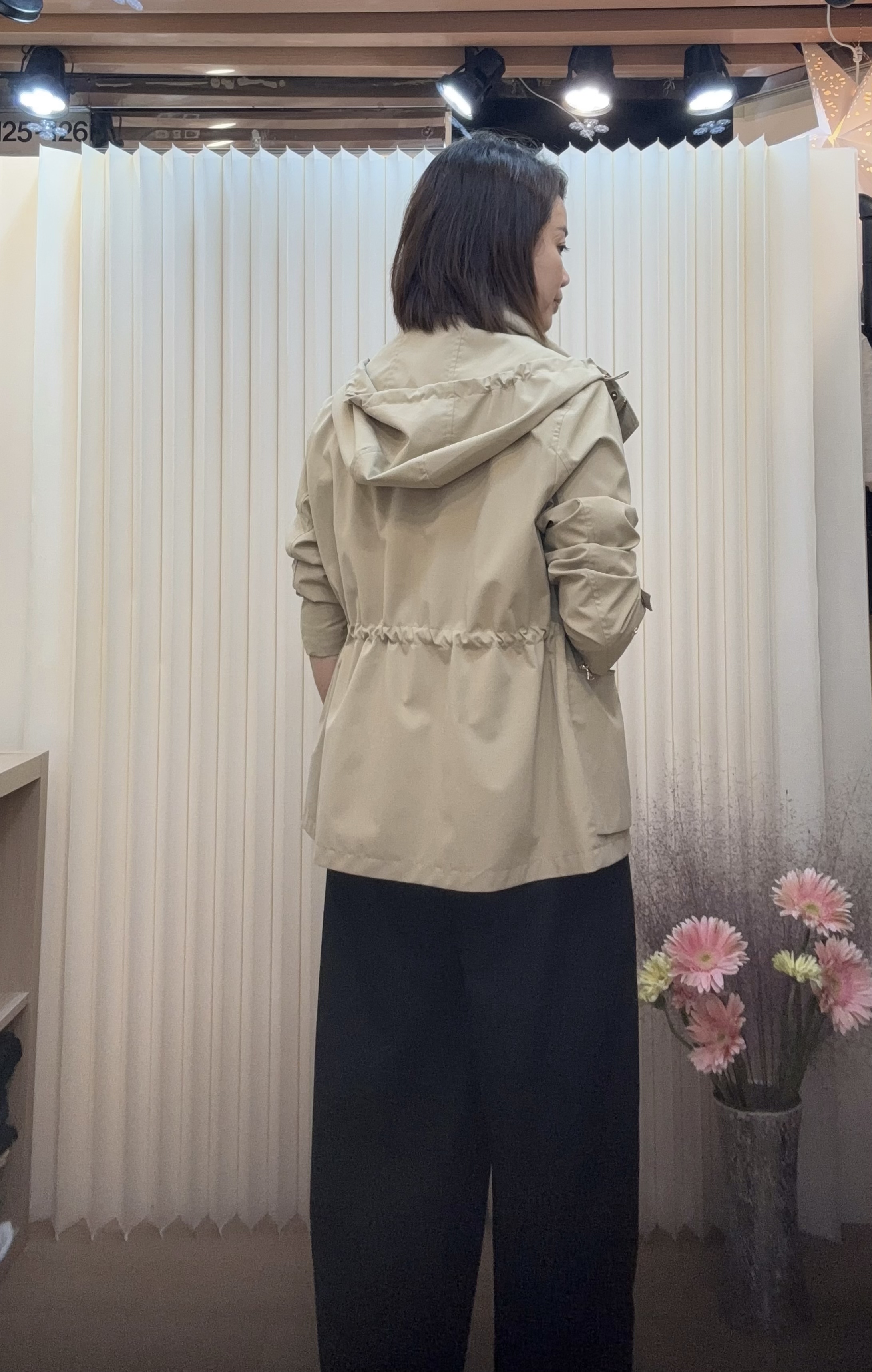 ［訂購］歐洲連帽修腰外套 J184 AJX0811-2599