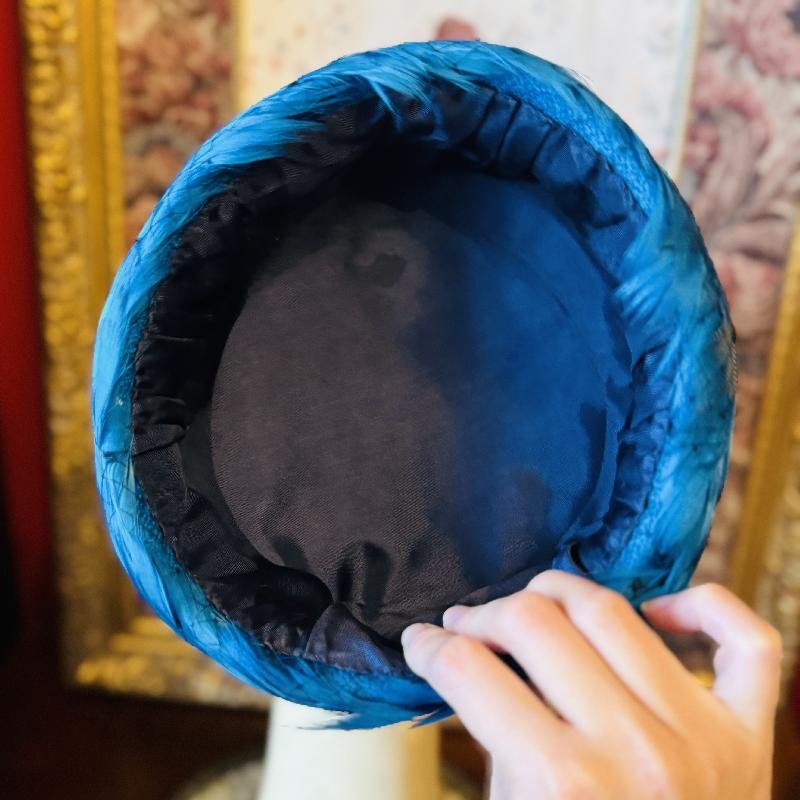 C.a. 1950s Teal Turquoise Peacock pillbox hat (MT2128)