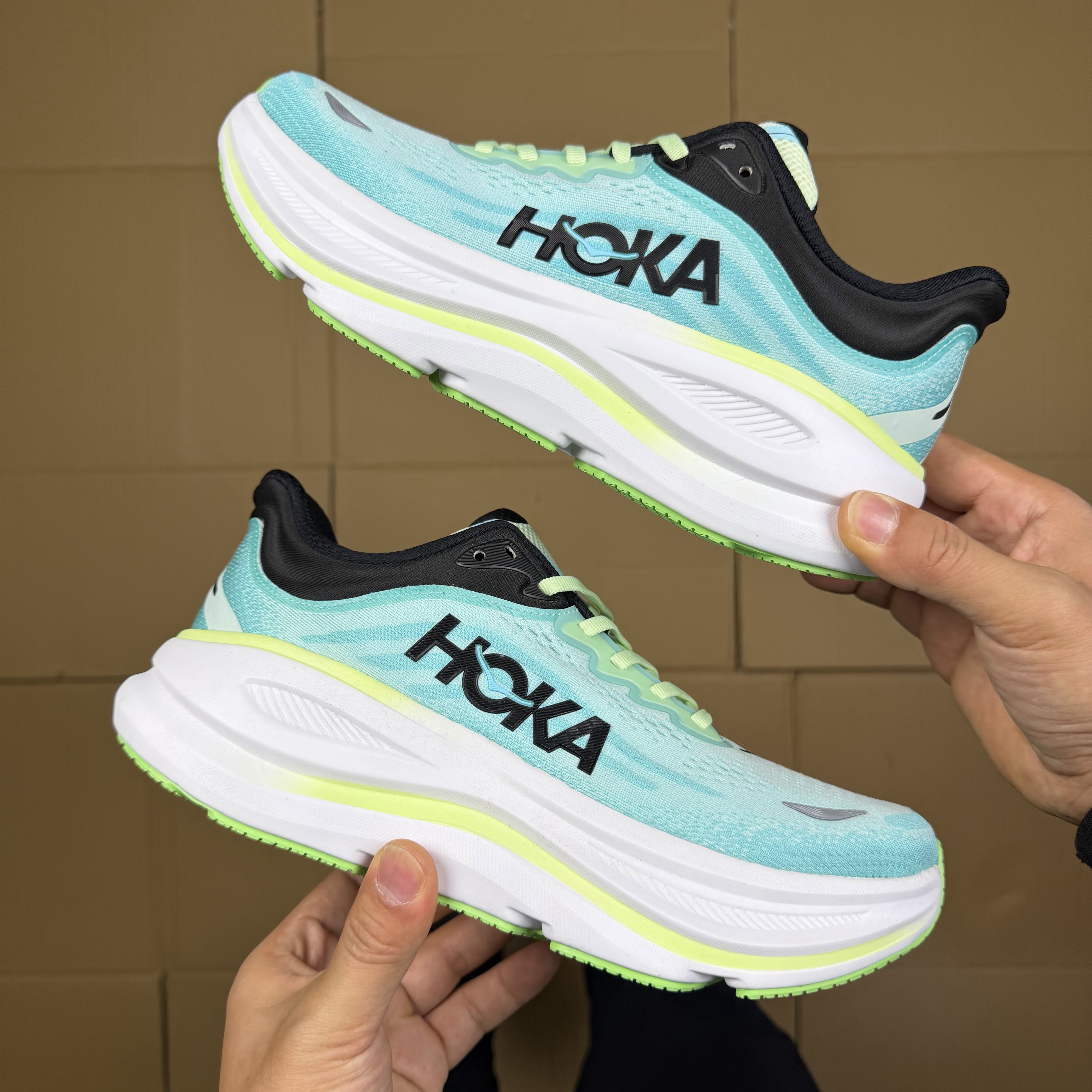 Hoka One One Bondi 9