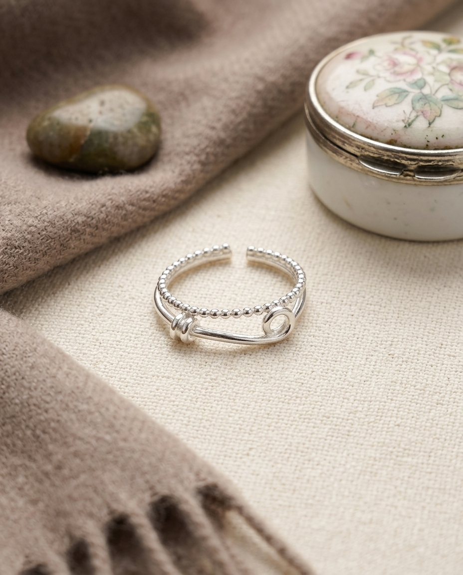 S925 -ER0073 Eterna Loop Ring