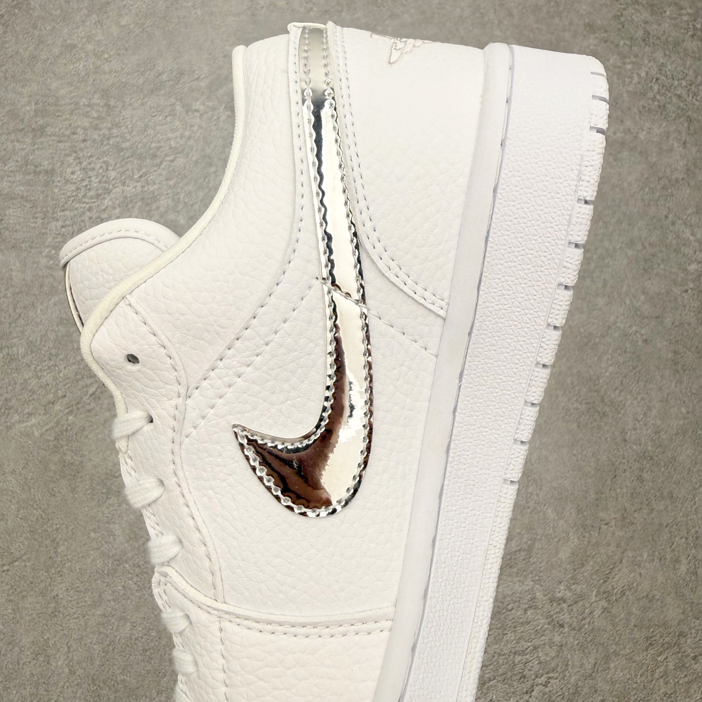 Nike Air Jordan 1 Low IQ9381-100