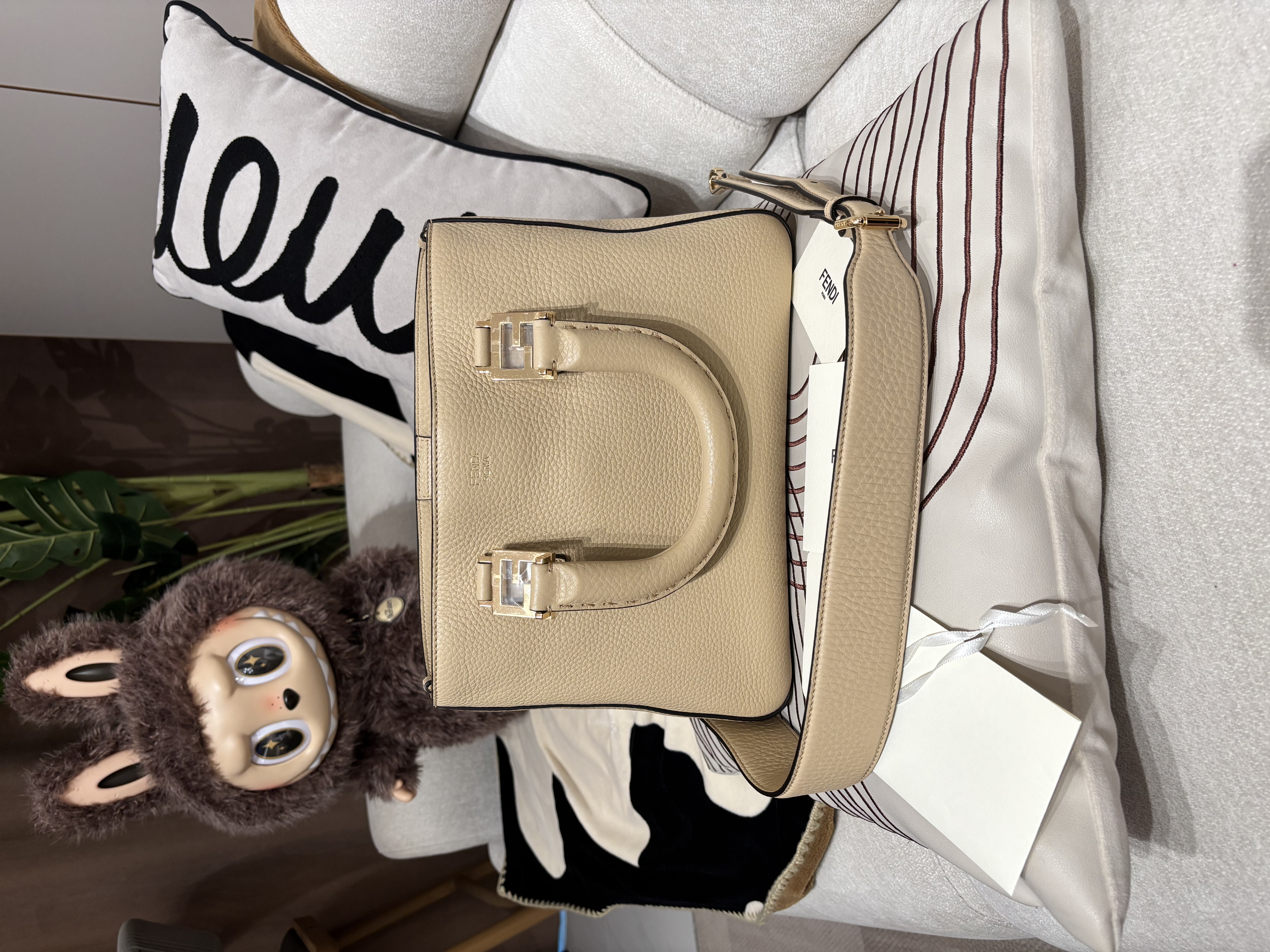 Fendi 2way bag beige calfskin  100%Authentic, unused 全新未使用品 ✅Tap booklet ✅Dust bag