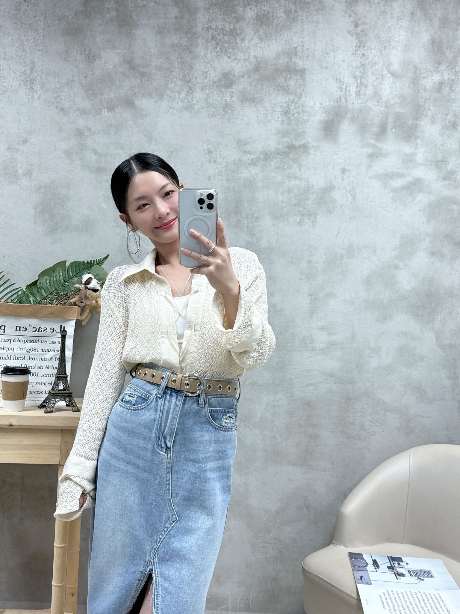 C05 交叉領網紋恤衫