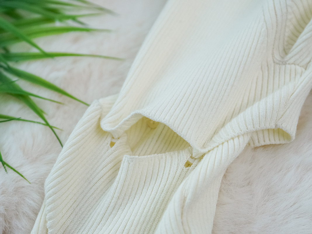 Detachable Sleeve Knit Top with Zipper Detail ‖ 可拆卸袖拉链针织上衣 KR016258014