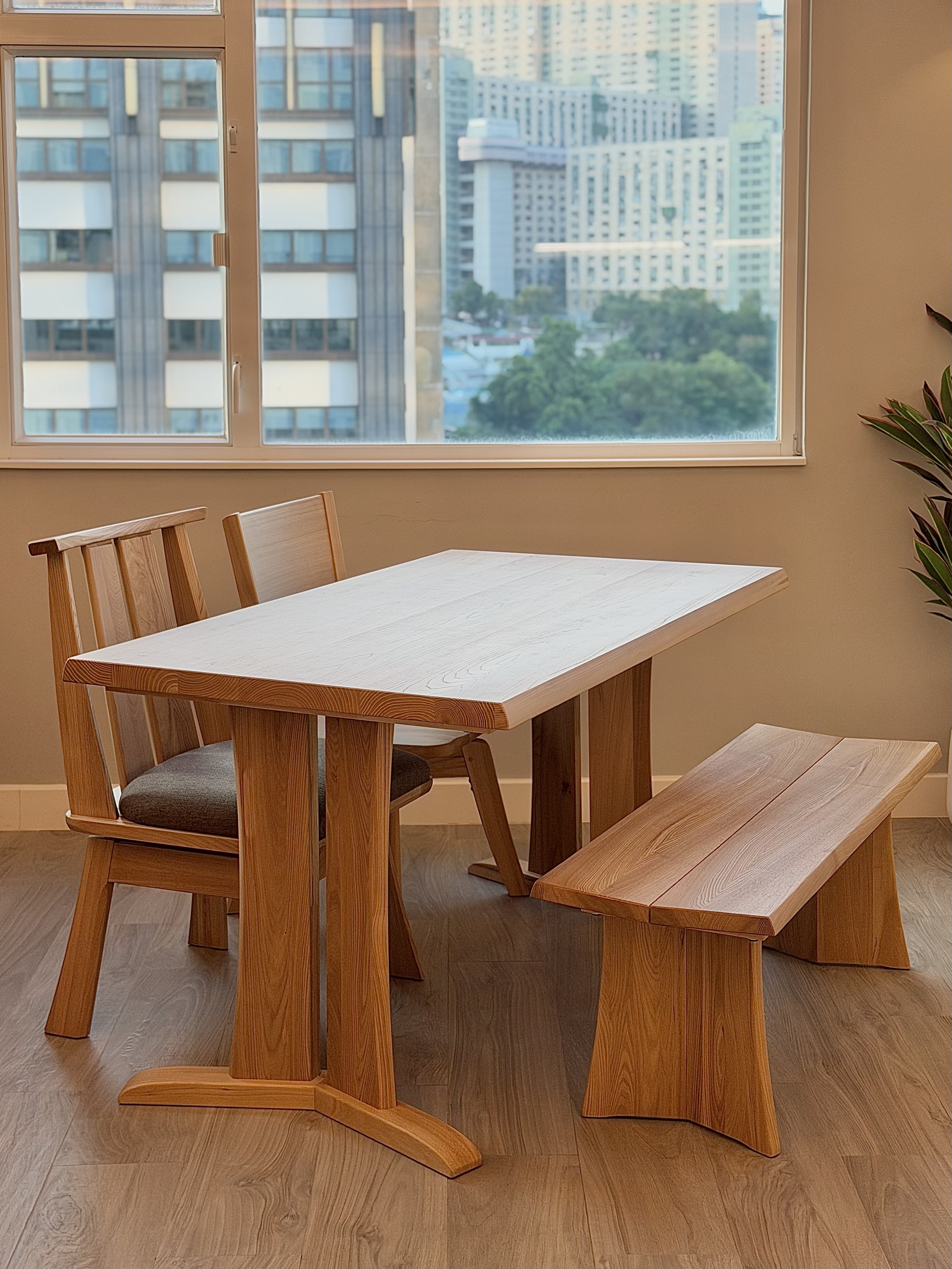 新品推介KOBE Dining Table