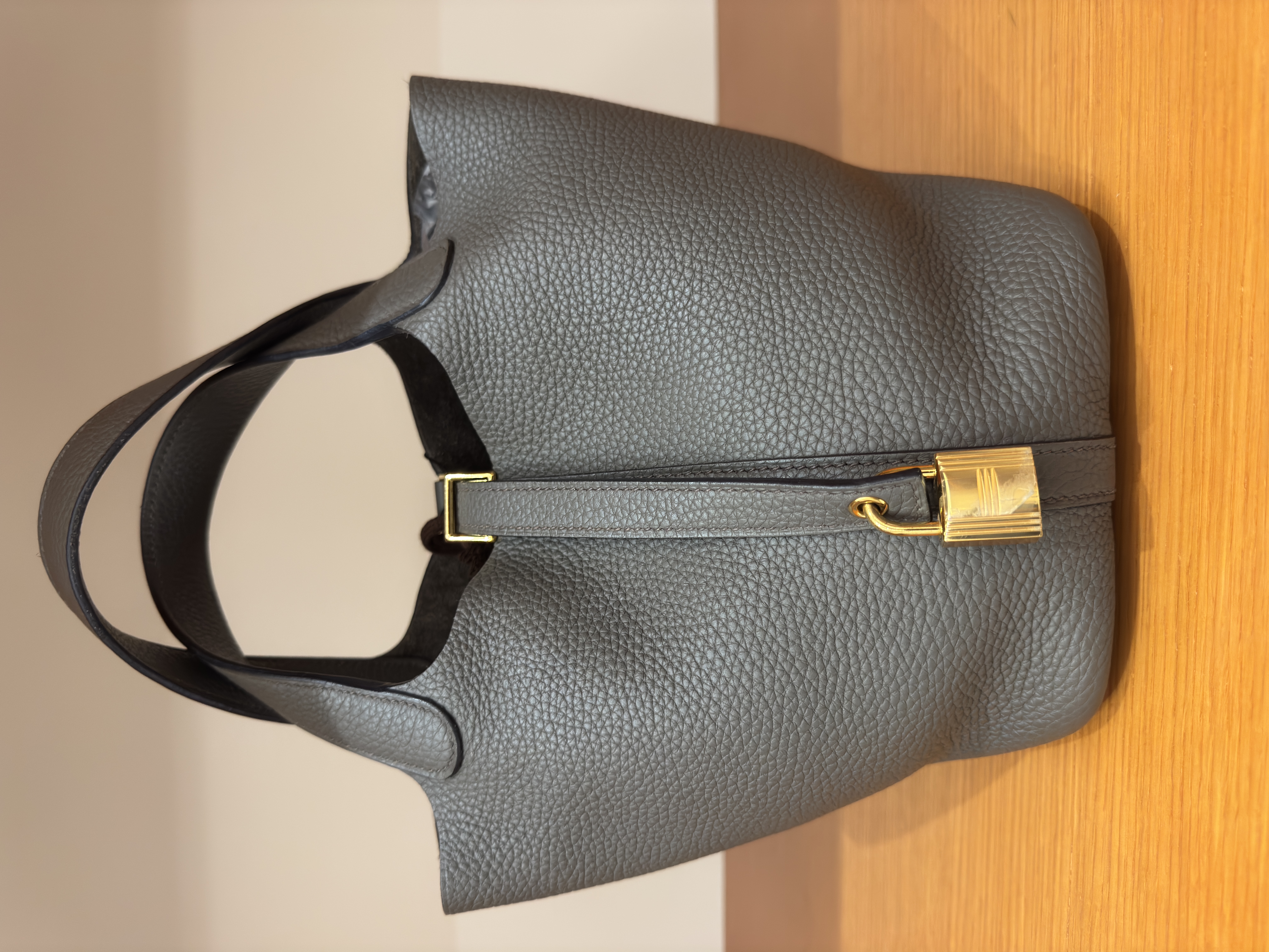 Pre-Owned HERMES P18 / Stamp Y / 錫器灰 