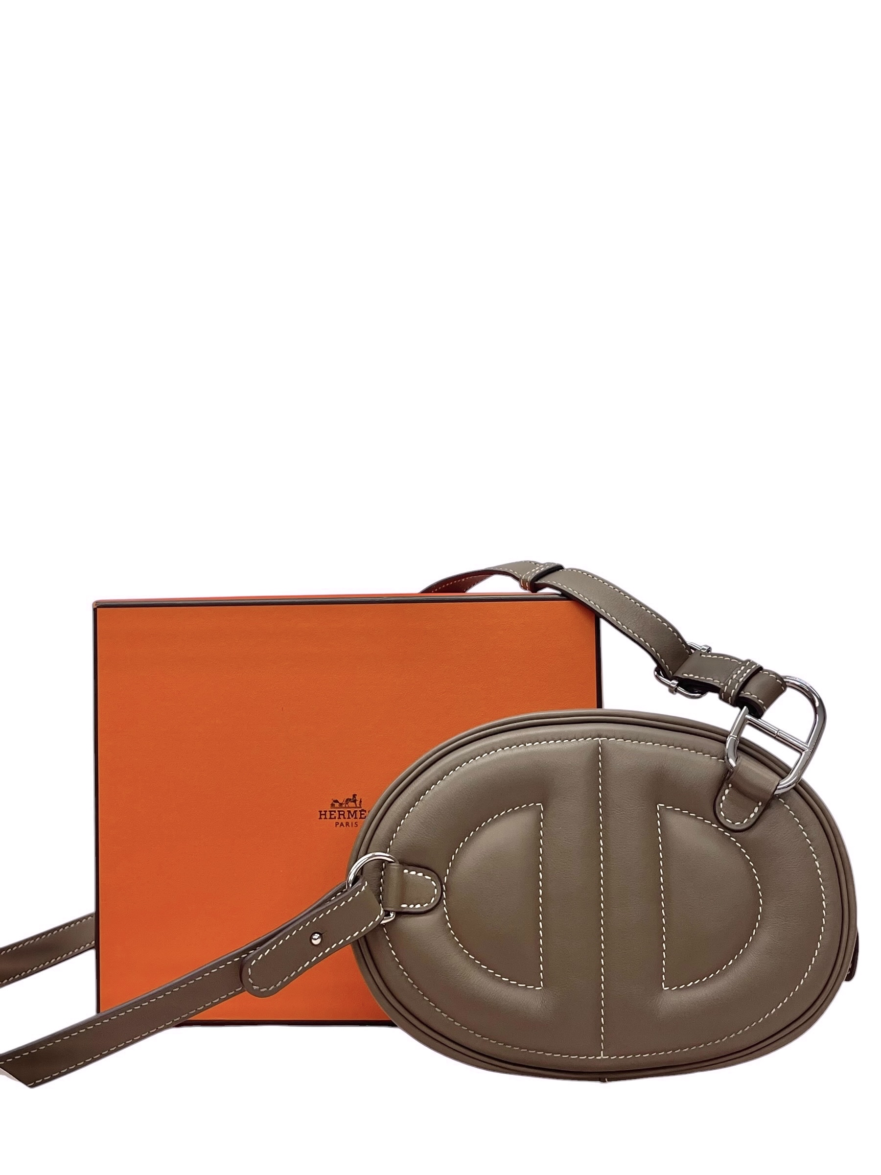 Pre-owned Hermes In The Loop BNANE VEAU Swift Stamp Z / Product Code: 081307