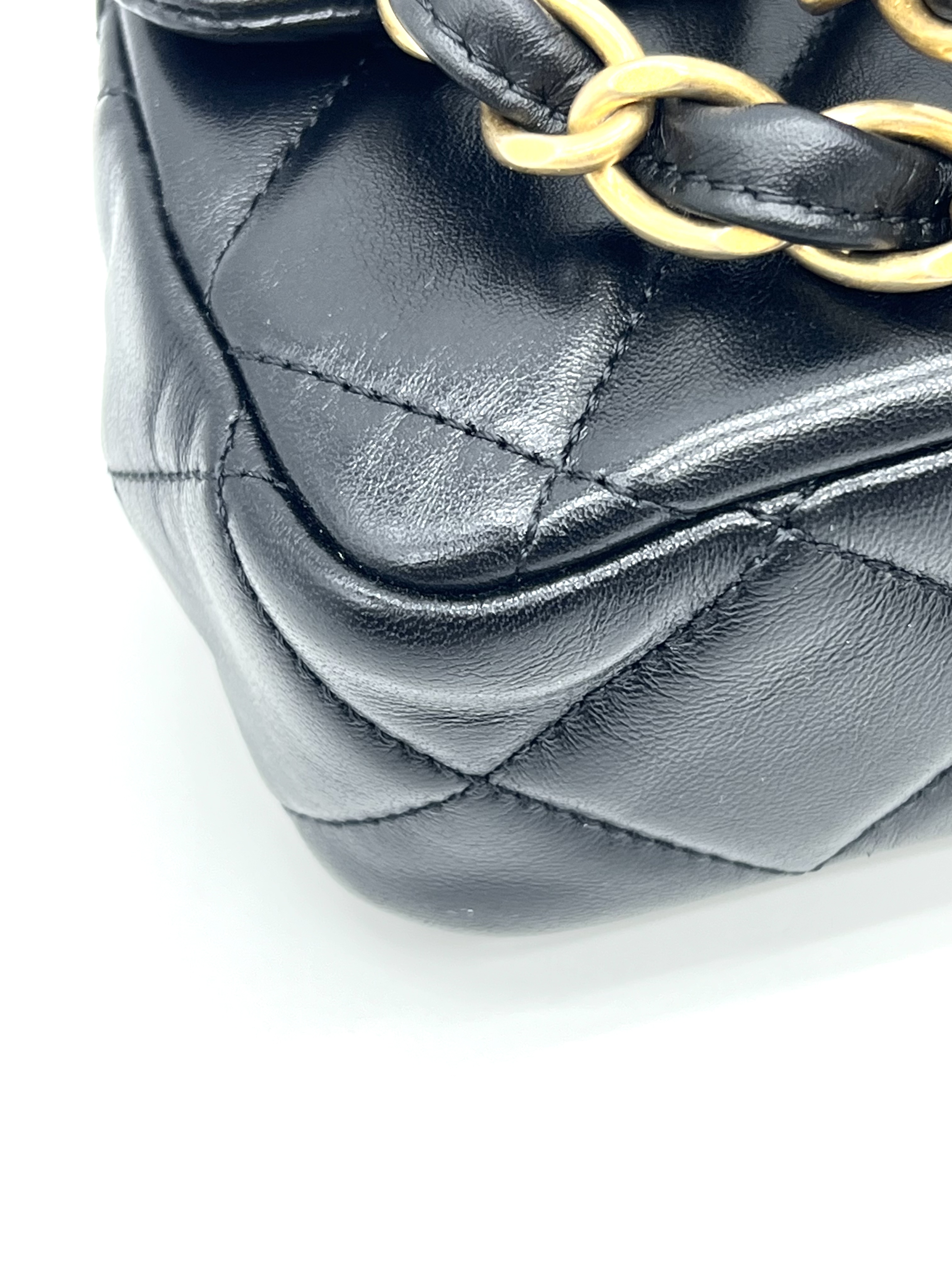 Pre-Owned CHANEL Flap Bag / Product Code: 26042219